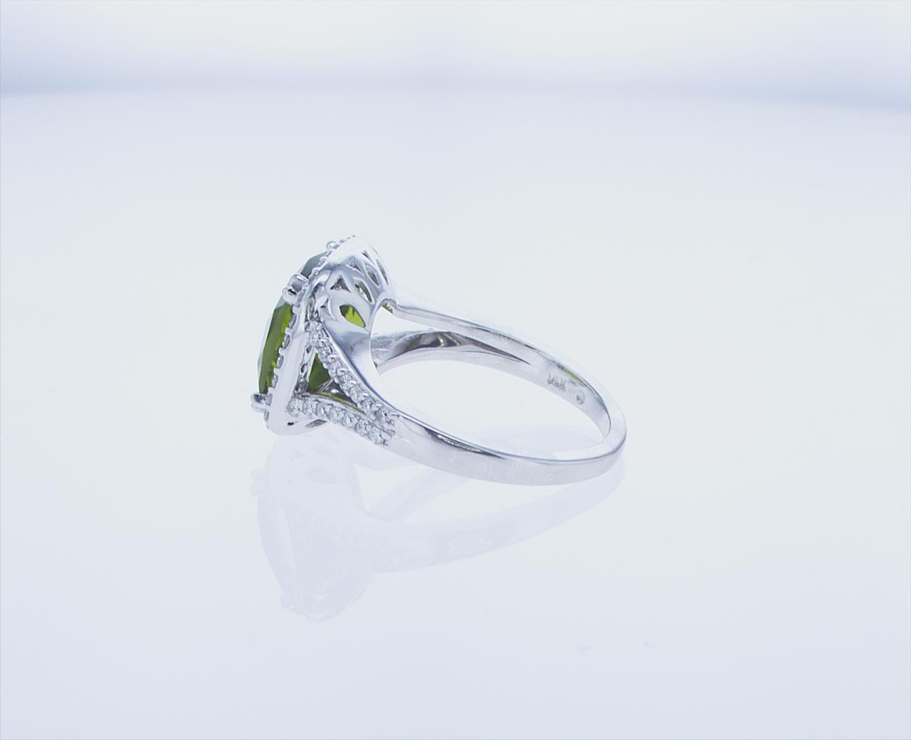 5.18ct Cushion Shape Peridot Cocktail Ring in 14k White Gold For Sale 6
