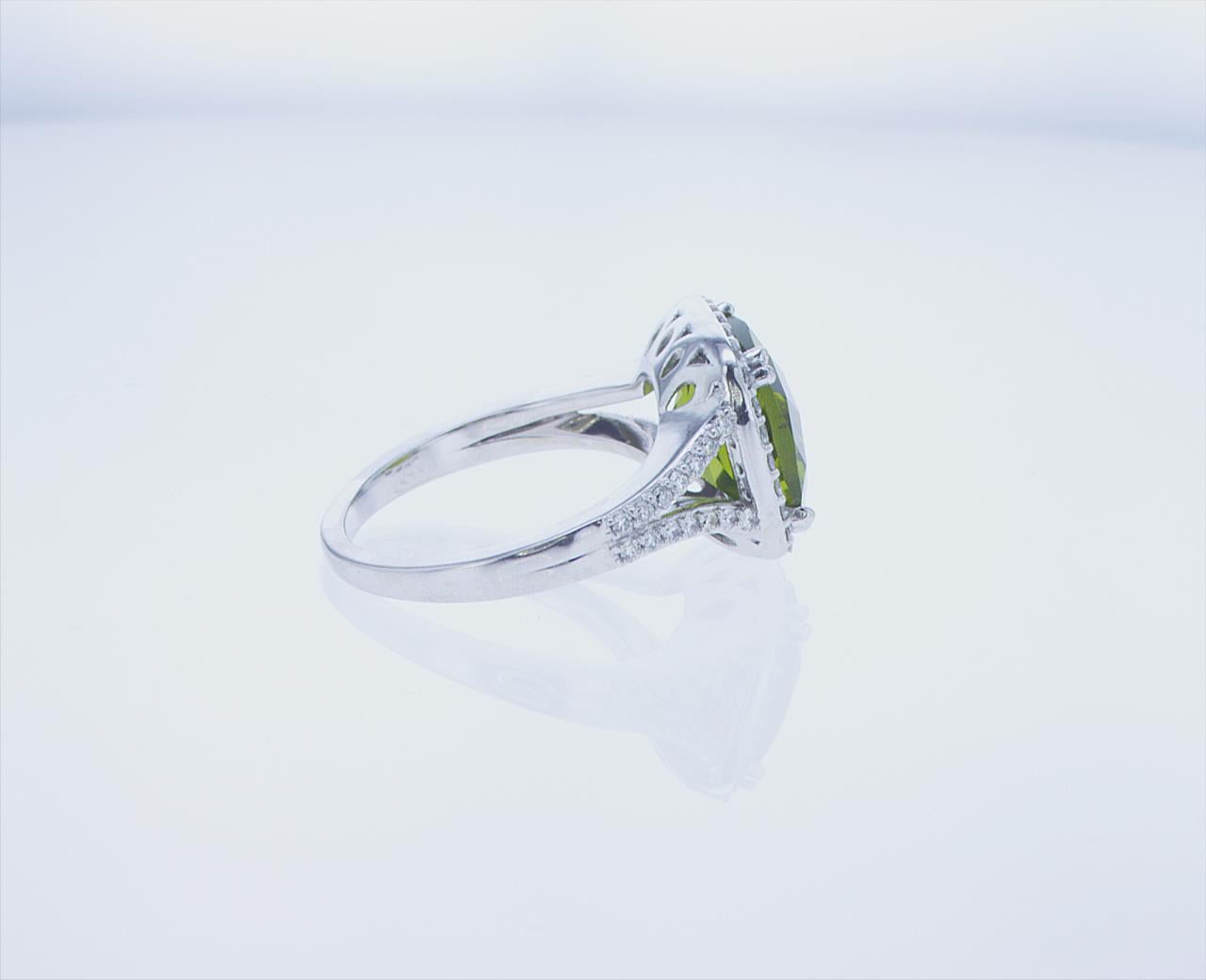 5.18ct Cushion Shape Peridot Cocktail Ring in 14k White Gold For Sale 7