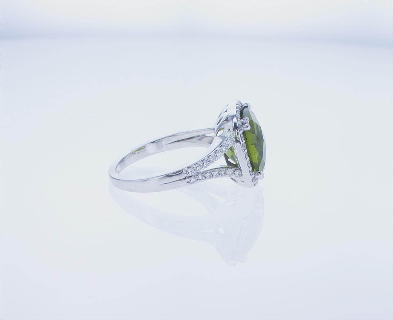 5.18ct Cushion Shape Peridot Cocktail Ring in 14k White Gold For Sale 8
