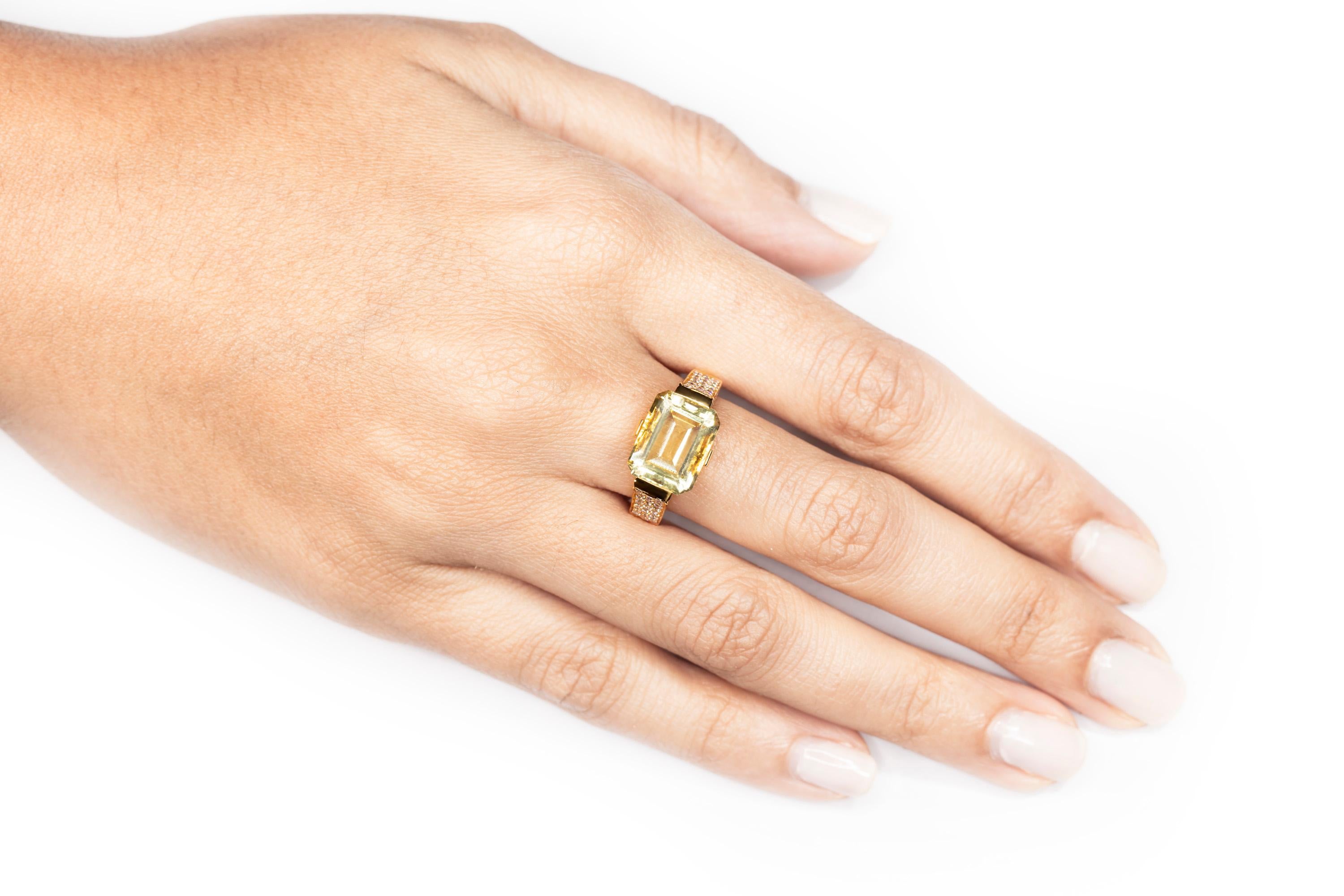 5.19 Carat Lemon Topaz Diamond 18 Karat Yellow Gold Cocktail Ring In New Condition For Sale In Hong Kong, Kowloon