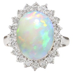 Ring aus 14 Karat Weißgold mit natürlichem Opal und Diamant