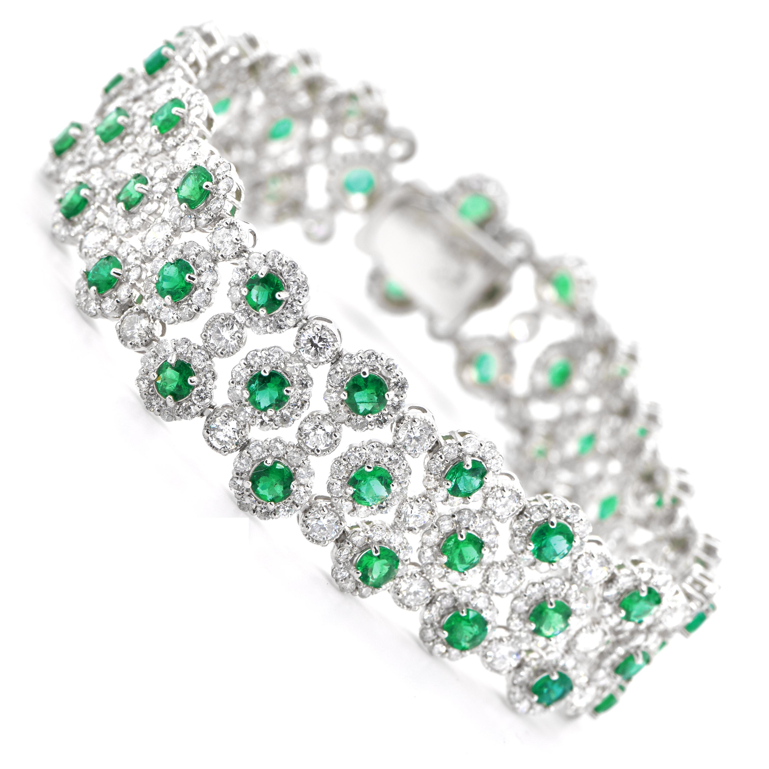 5.19 Carat Natural Round Cut Emeralds and Diamonds Bracelet Set in Platinum In New Condition In Tokyo, JP