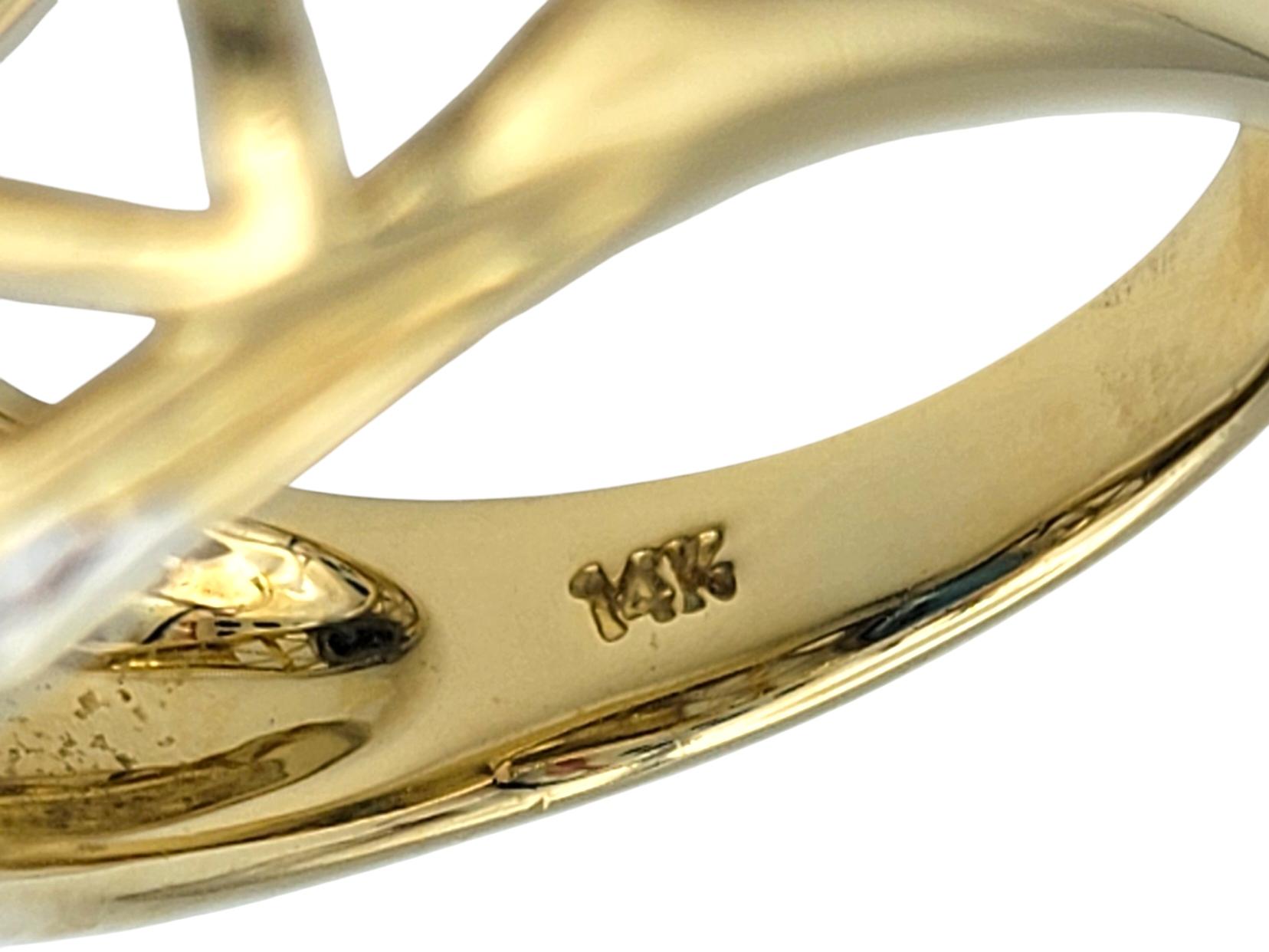 5,19 Karat Ovalschliff Schweizer Blautopas Ausschnitt Ring in zweifarbigem 14 Karat Gold im Angebot 2