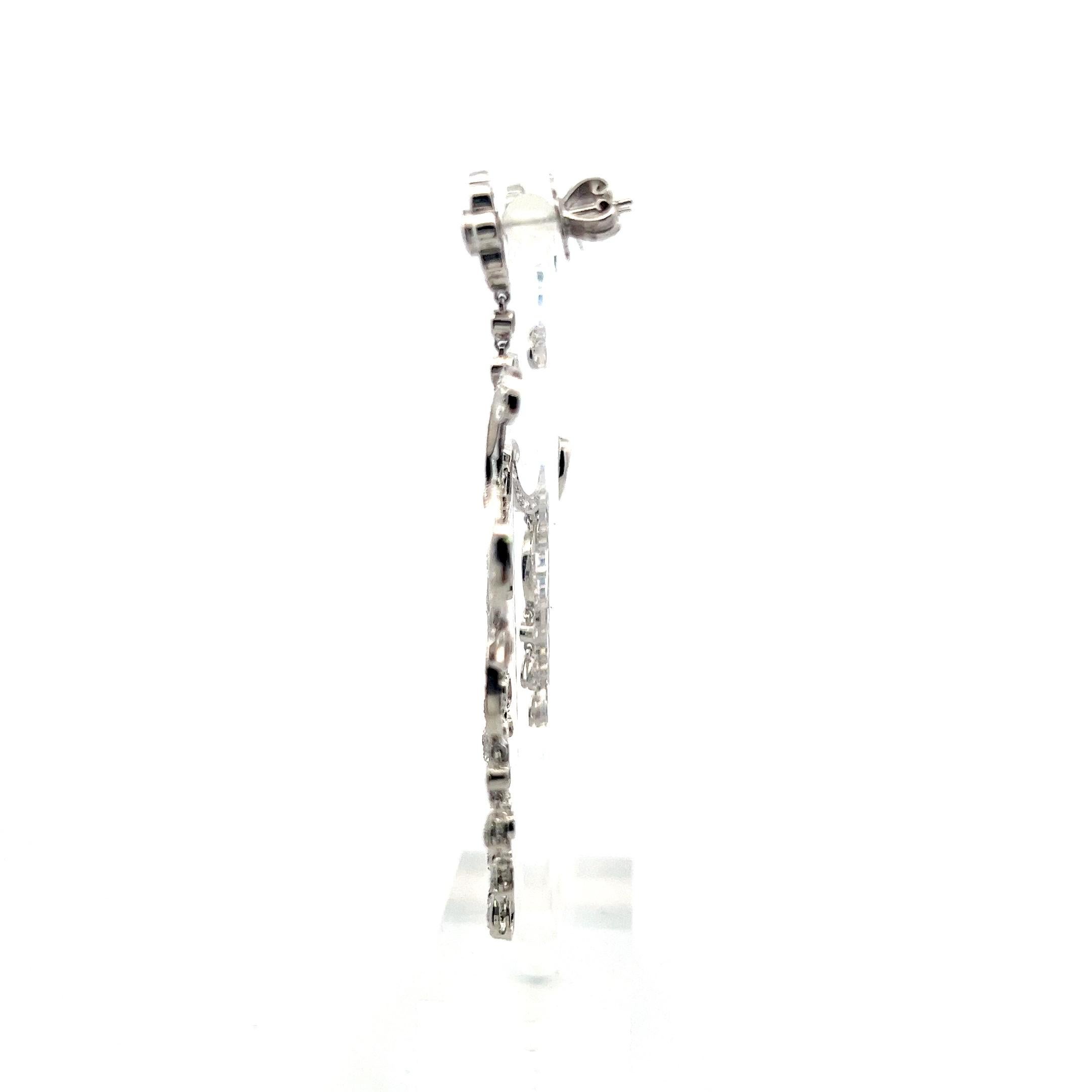 Boucles d'oreilles lustre en or blanc 18 carats avec diamants ronds brillants G VS2 de 5,19 carats en vente 2