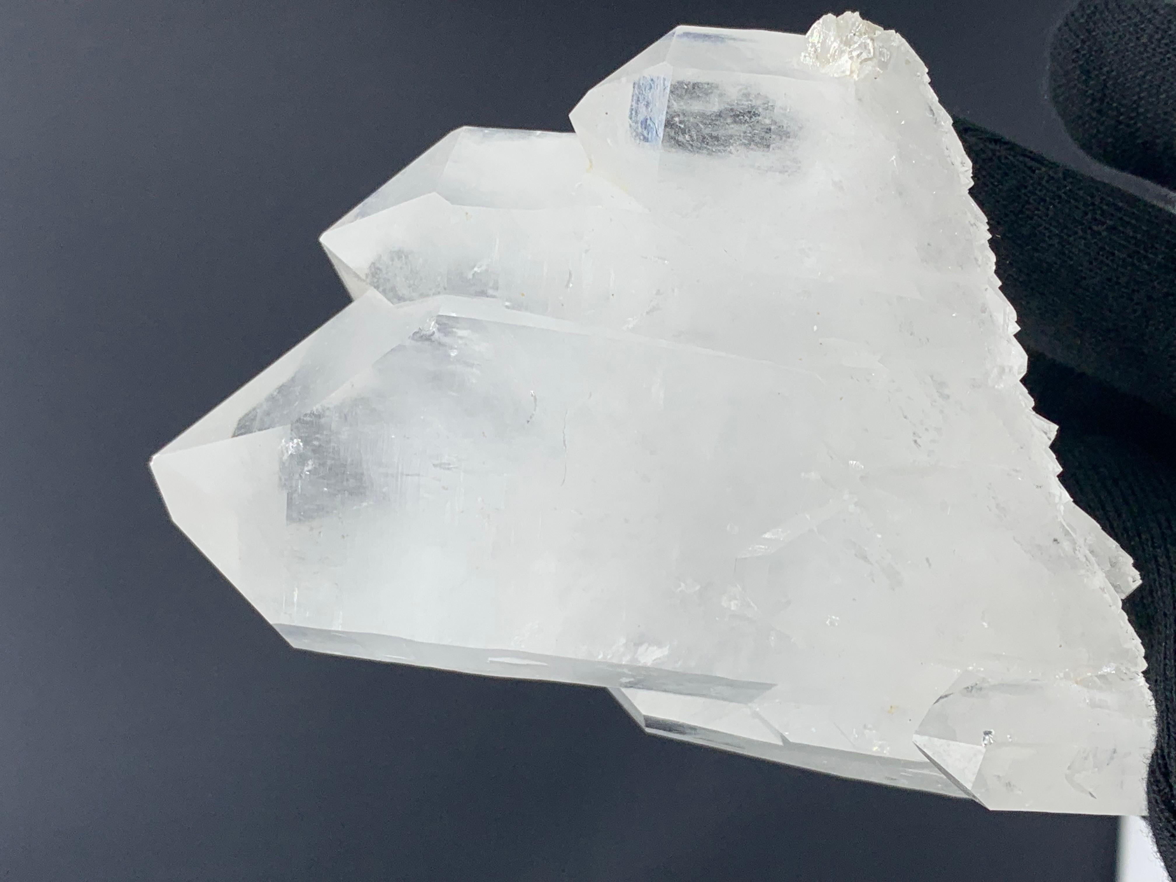 Rock Crystal 519.99 Gram Huge Quartz Specimen From Skardu, Pakistan  For Sale