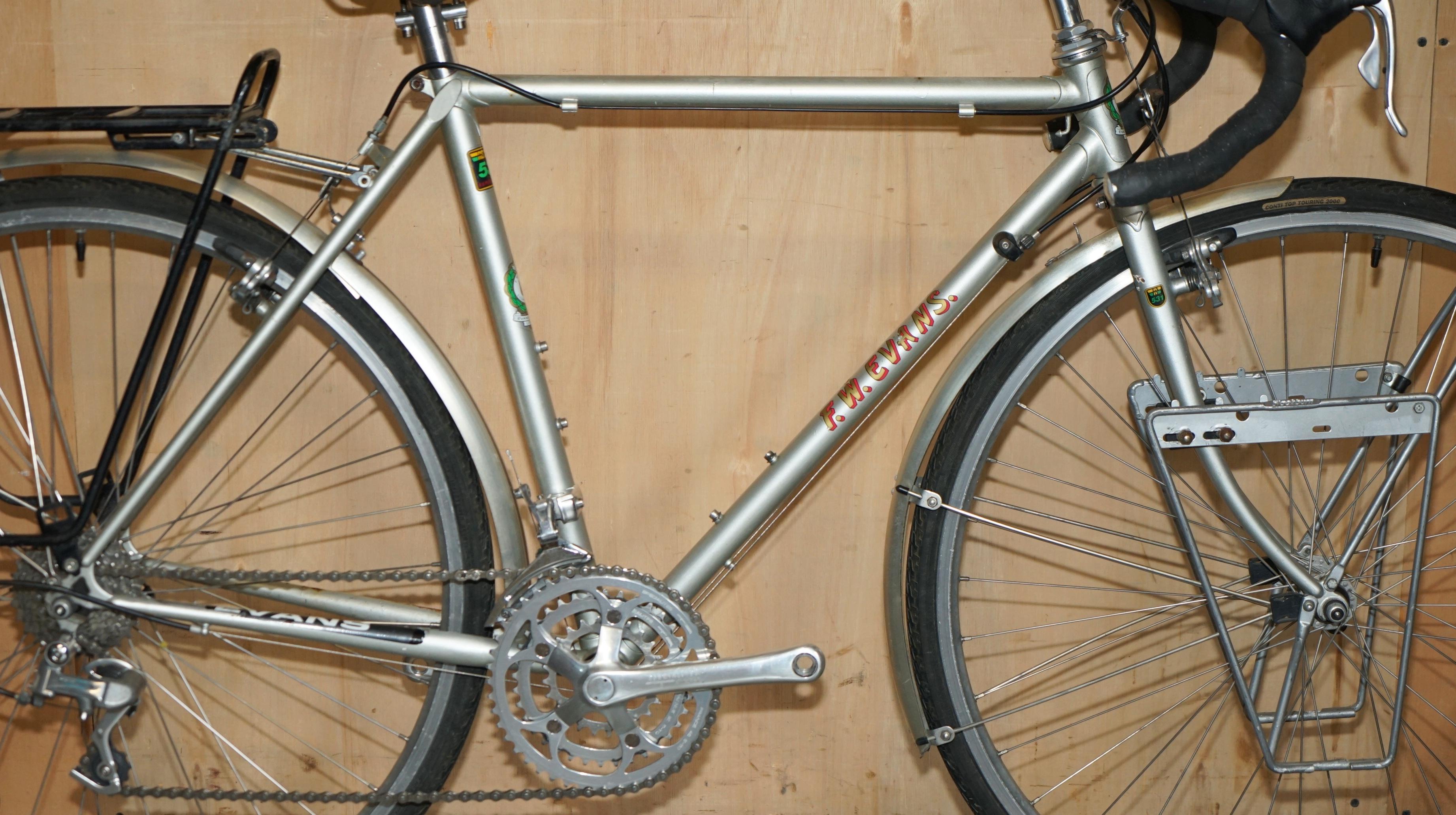 Casa Reale Antiquariato

Royal House Antiques è lieta di offrire in vendita questa splendida bicicletta da strada vintage FW Evans Reynolds 531 Steel Touring Winter trainer. 

STORIA

Vendo la mia intera collezione di biciclette che comprende circa
