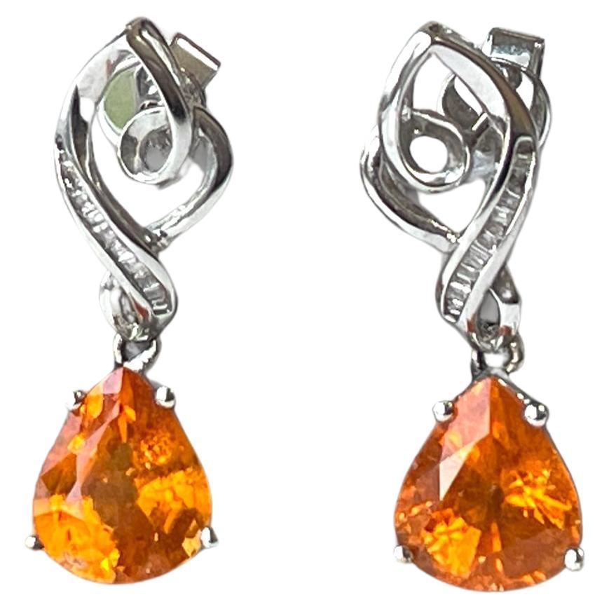 5.1Ct Spessartine Garnet and 0.12Ct Natural Diamond Earring in 18k gold For Sale