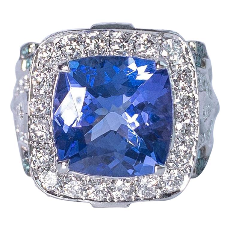 An outstanding Tanzanite and Diamond ring