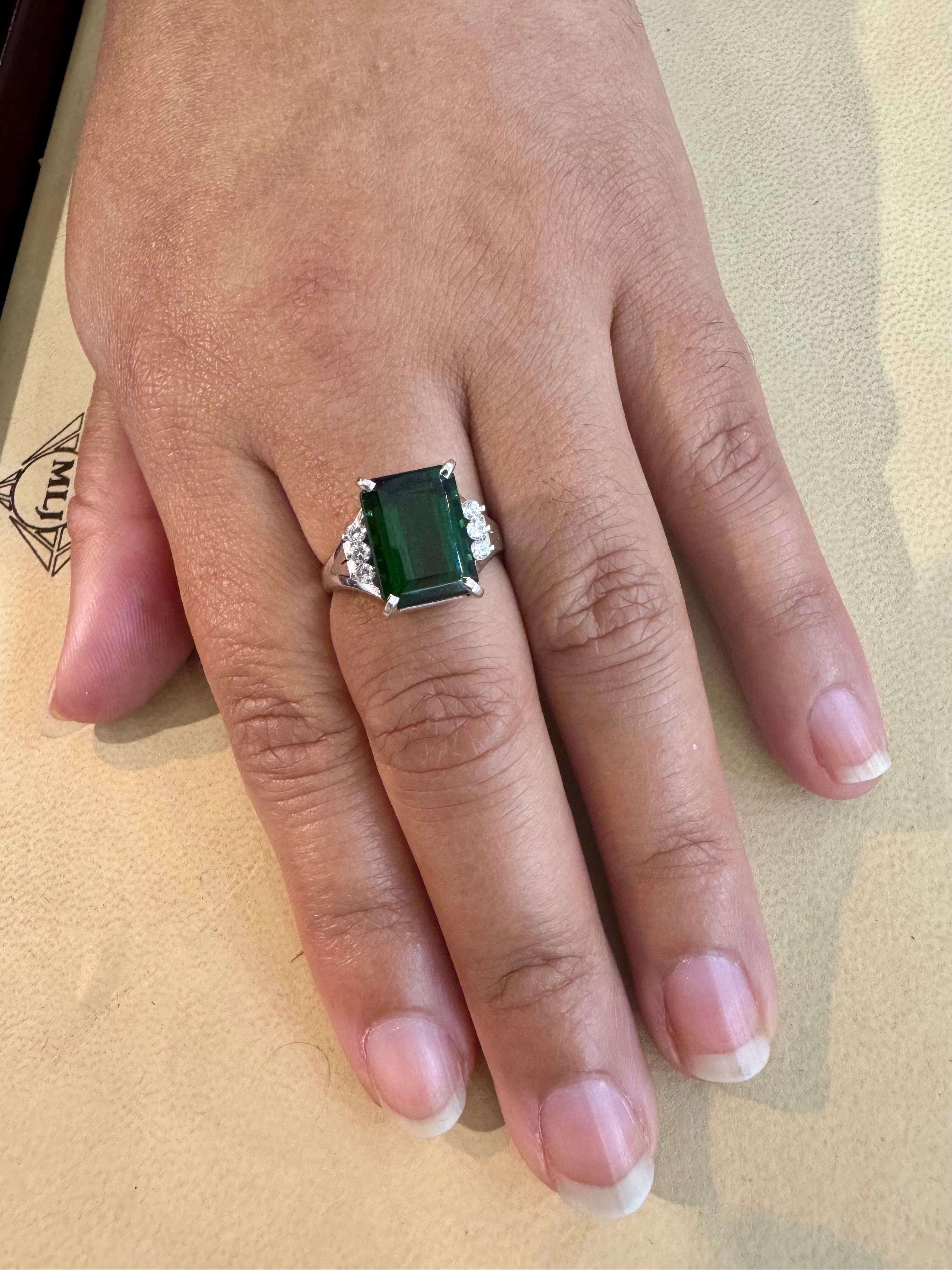 5.2 Carat Green Tourmaline & .15 Carat Diamond Cocktail Ring 14 Karat White Gold For Sale 6