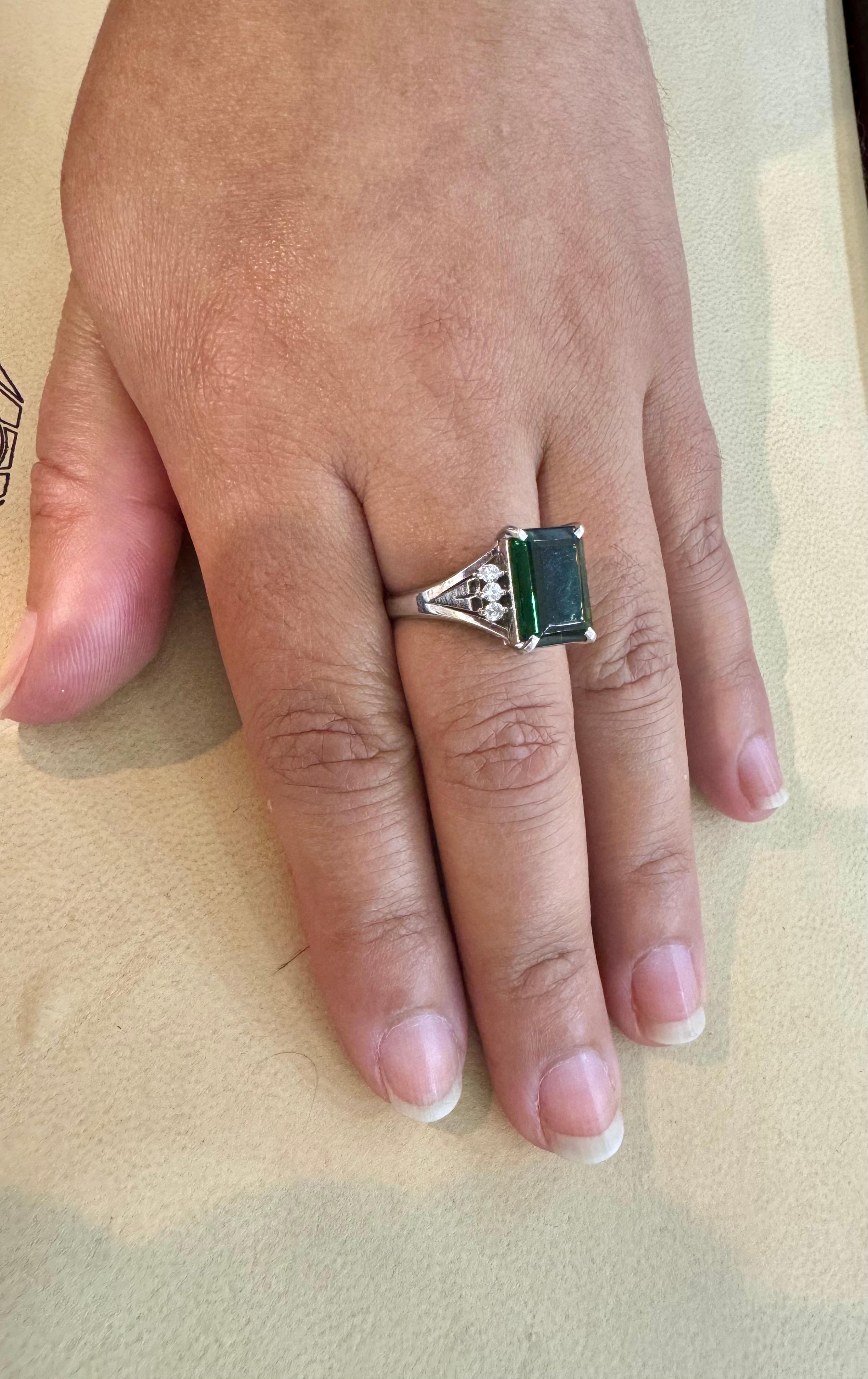 5.2 Carat Green Tourmaline & .15 Carat Diamond Cocktail Ring 14 Karat White Gold For Sale 7