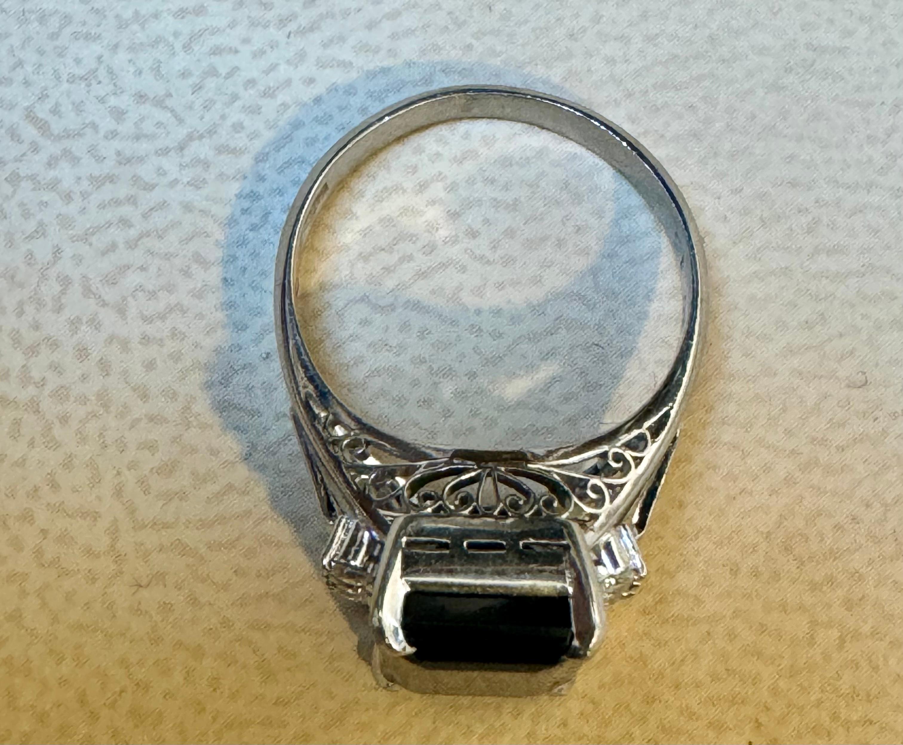 5.2 Carat Green Tourmaline & .15 Carat Diamond Cocktail Ring 14 Karat White Gold In Excellent Condition For Sale In New York, NY