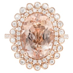 Sunita Nahata Morganit 5.20ct. Fancy Ring aus 18 Karat Roségold mit Diamant.