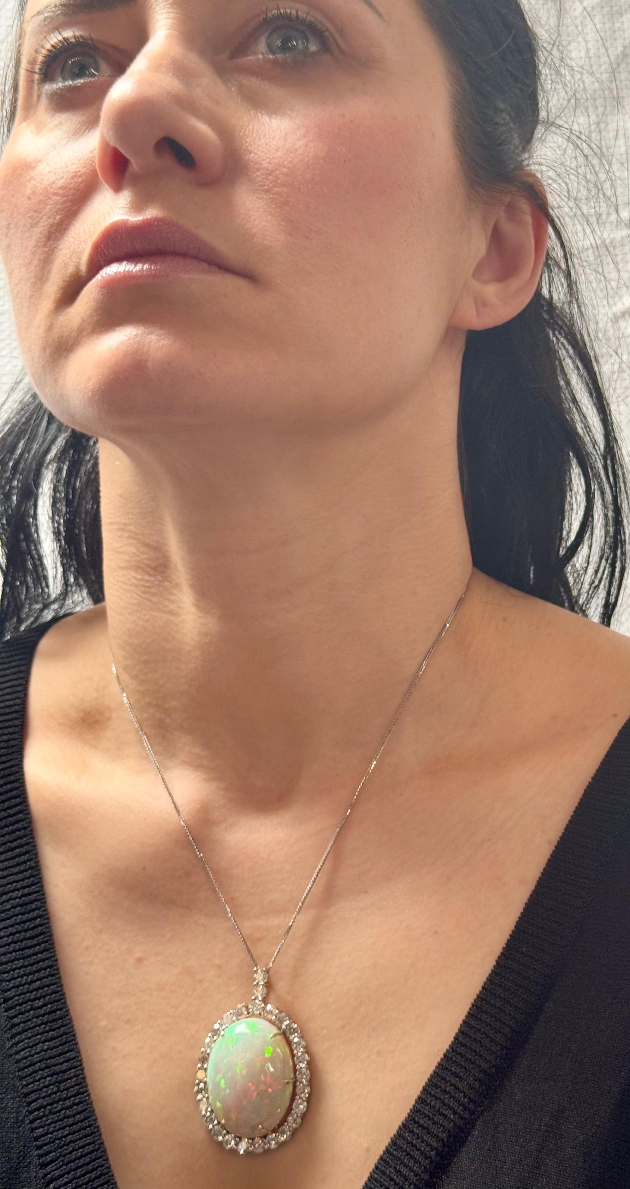 52 Karat Ovaler äthiopischer Opal & Diamant-Anhänger 14 Karat Weißgold Halskette im Angebot 10