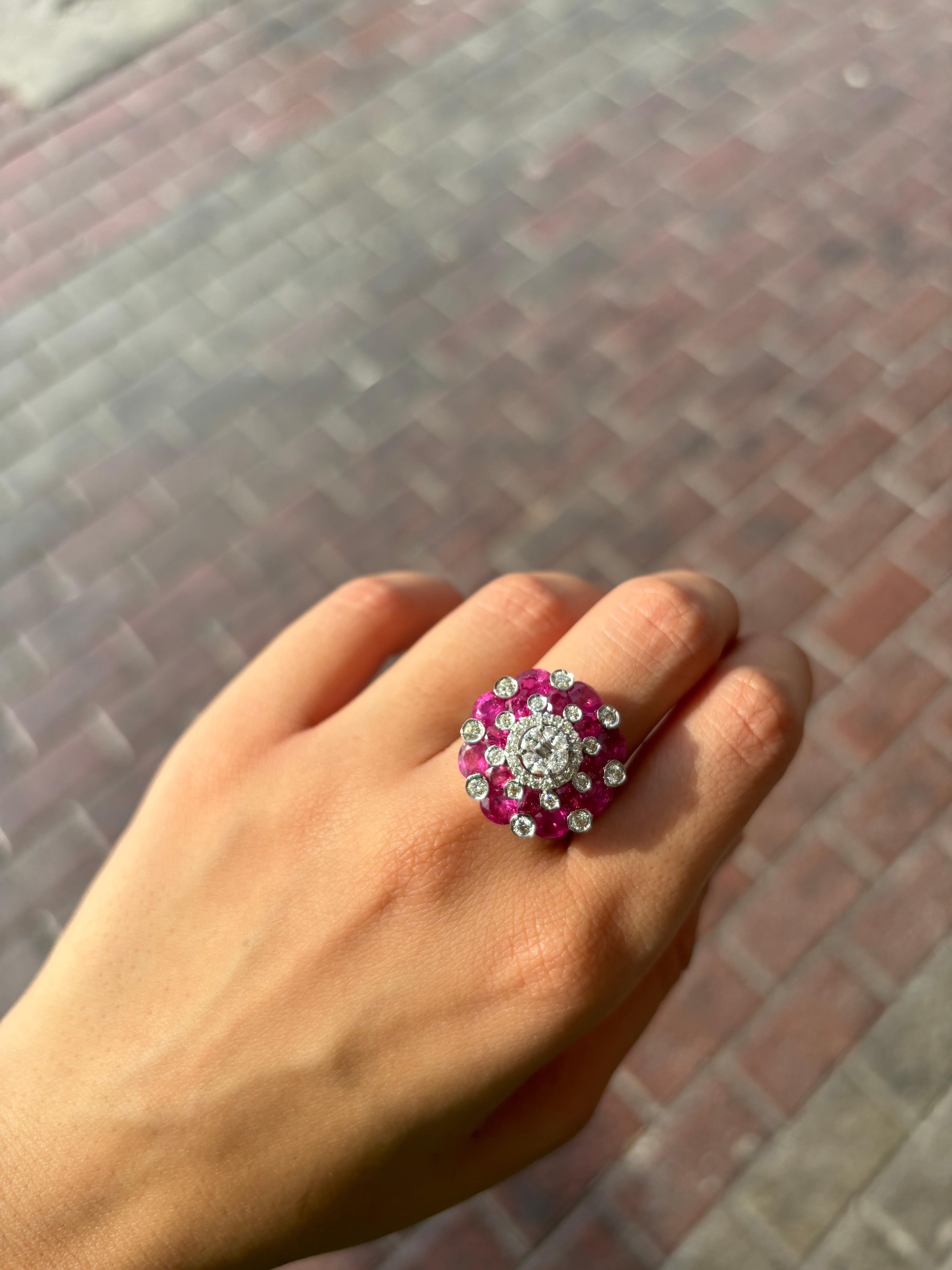 Anillo de Cóctel de Rubí y Diamantes de 5.2 Quilates en venta 1
