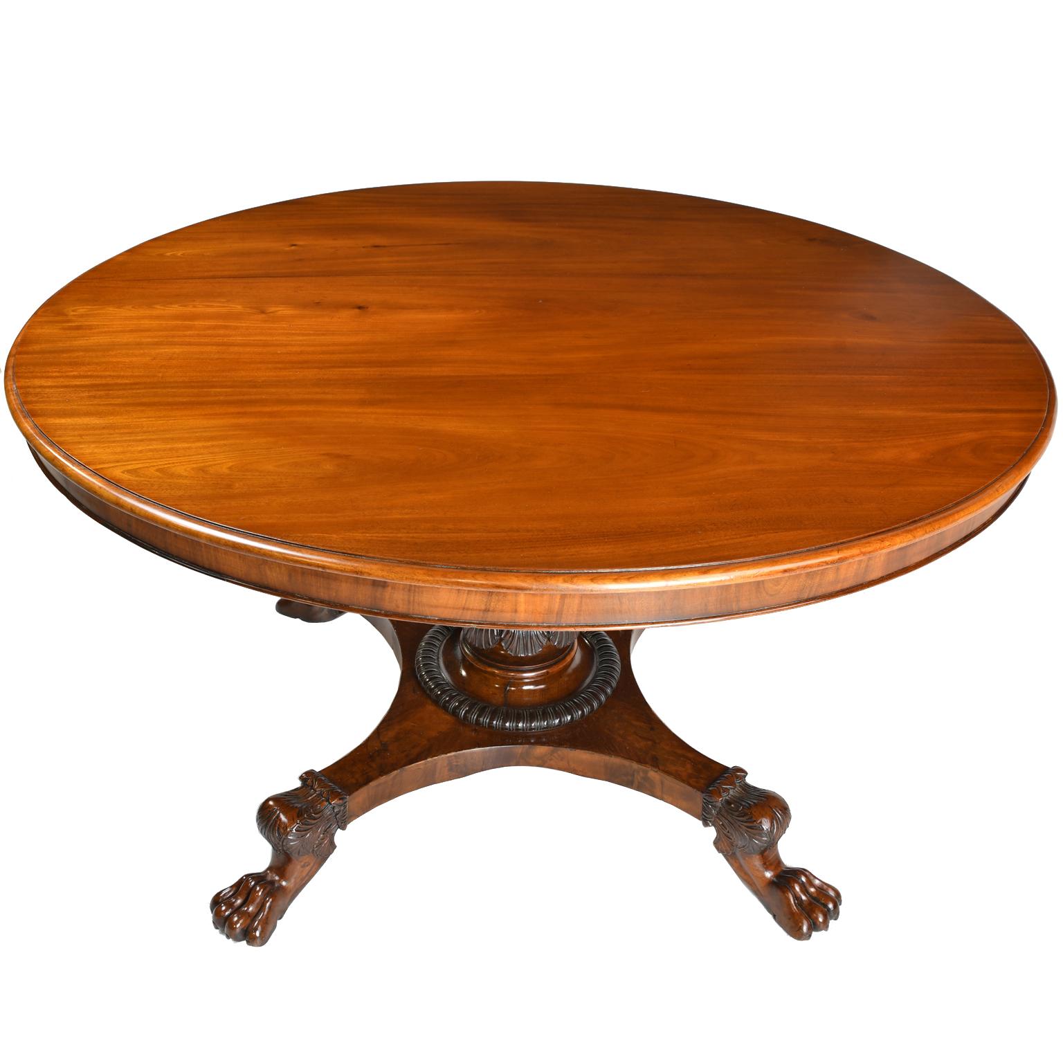 Christian VIII Round Foyer Table with Center Pedestal in Mahogany, circa 1830 1