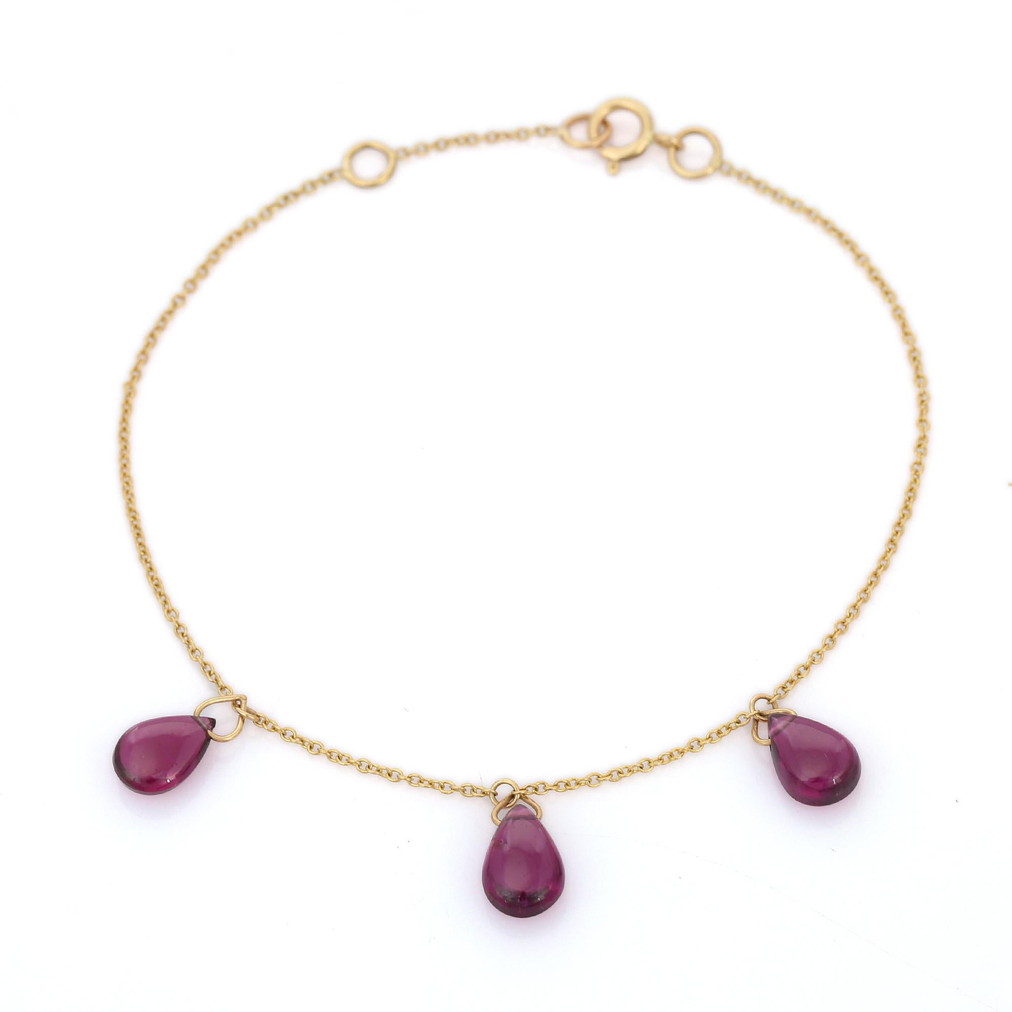 Dangling 5.2 Ct Garnet Chain Bracelet in 18K Yellow Gold In New Condition For Sale In Houston, TX