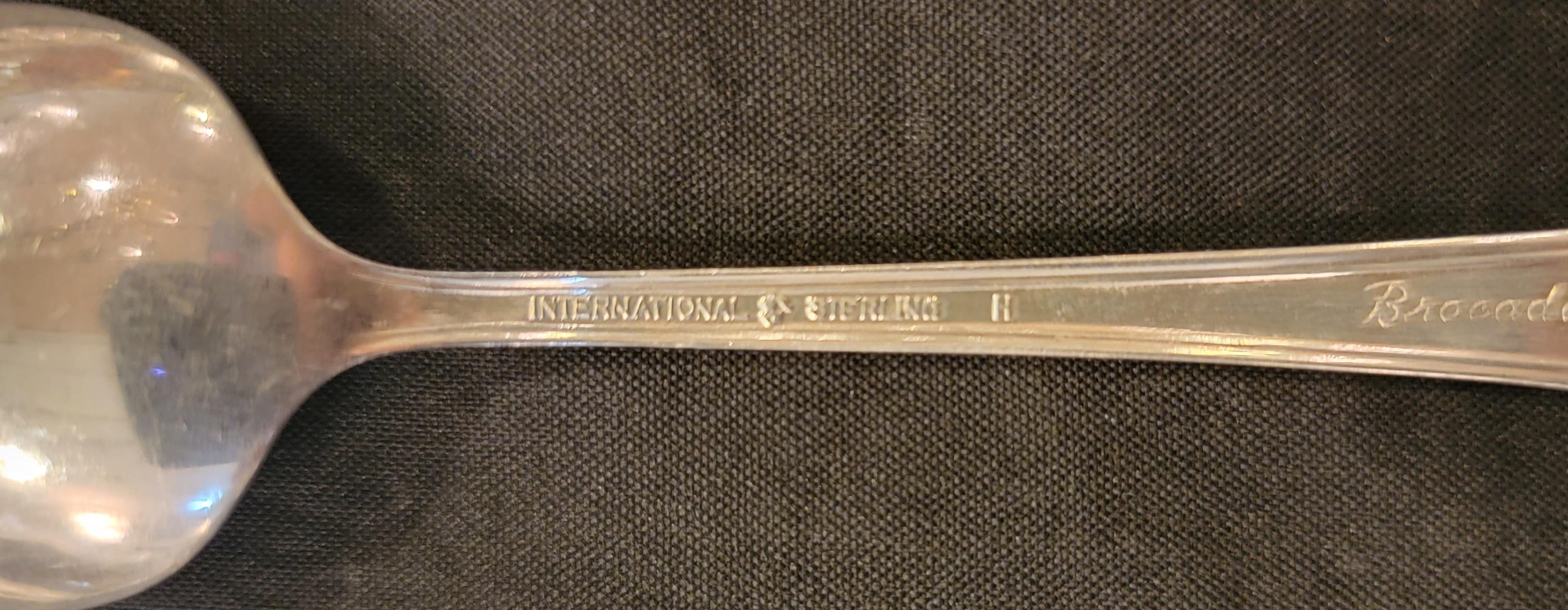 52 Pieces International Sterling Silver Servierbesteck für 8 Personen im Angebot 1