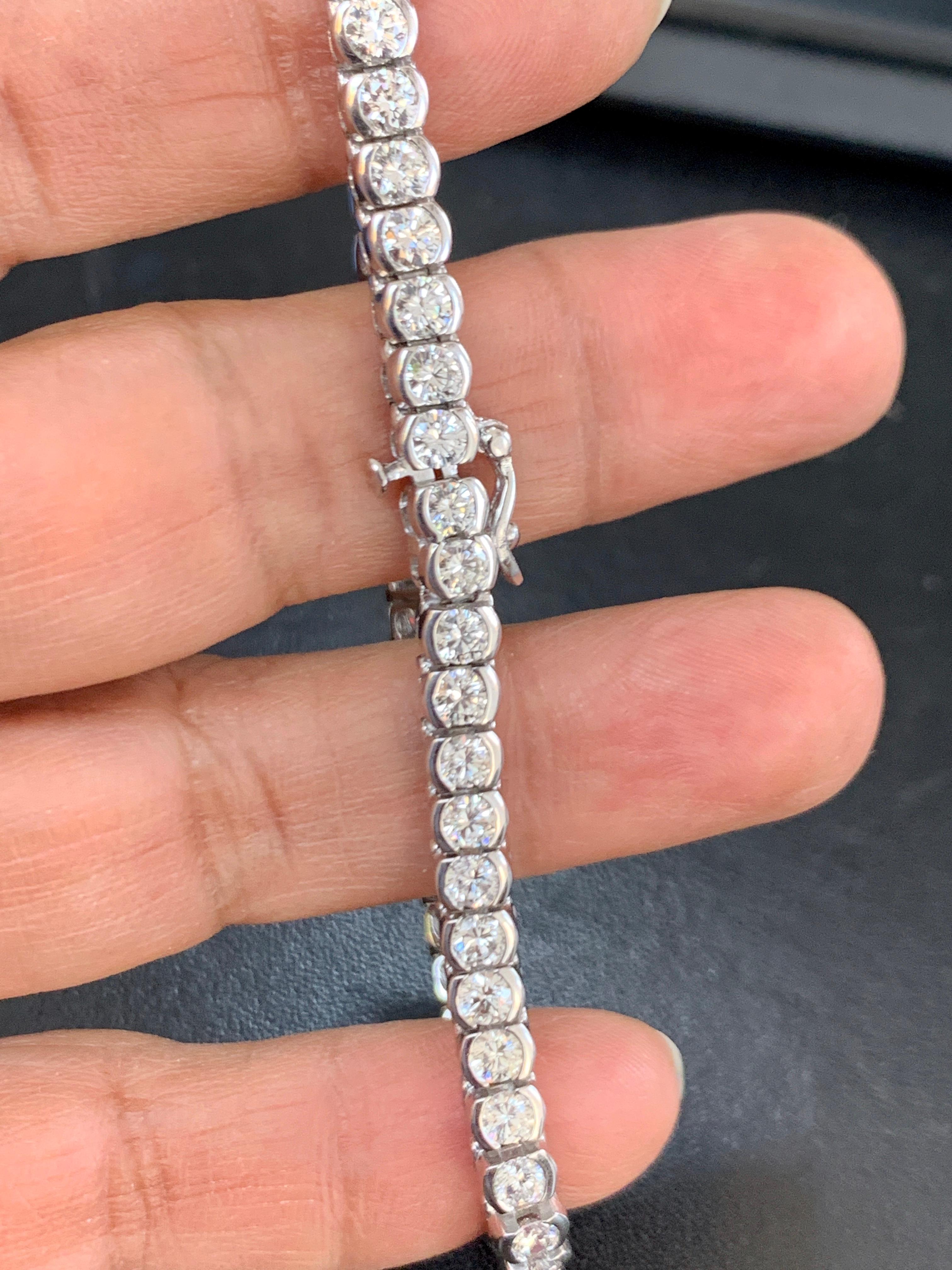 52 Round Diamond 16-17 Pointer Each Tennis Bracelet in 18 Karat Gold 8 Carat In Excellent Condition In New York, NY