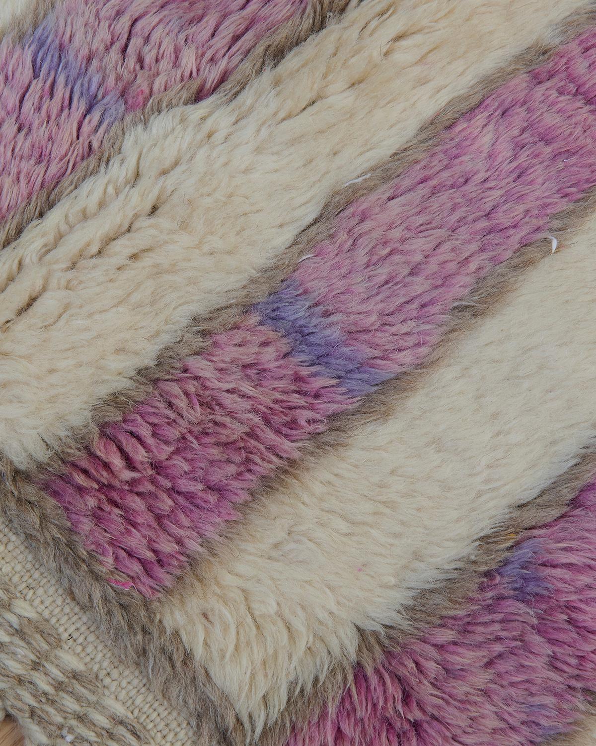 Hand-Crafted 5’2” x 8’11” Cynara Ivory, Pink Handmade Moroccan Wool Beni M’rirt Rug For Sale