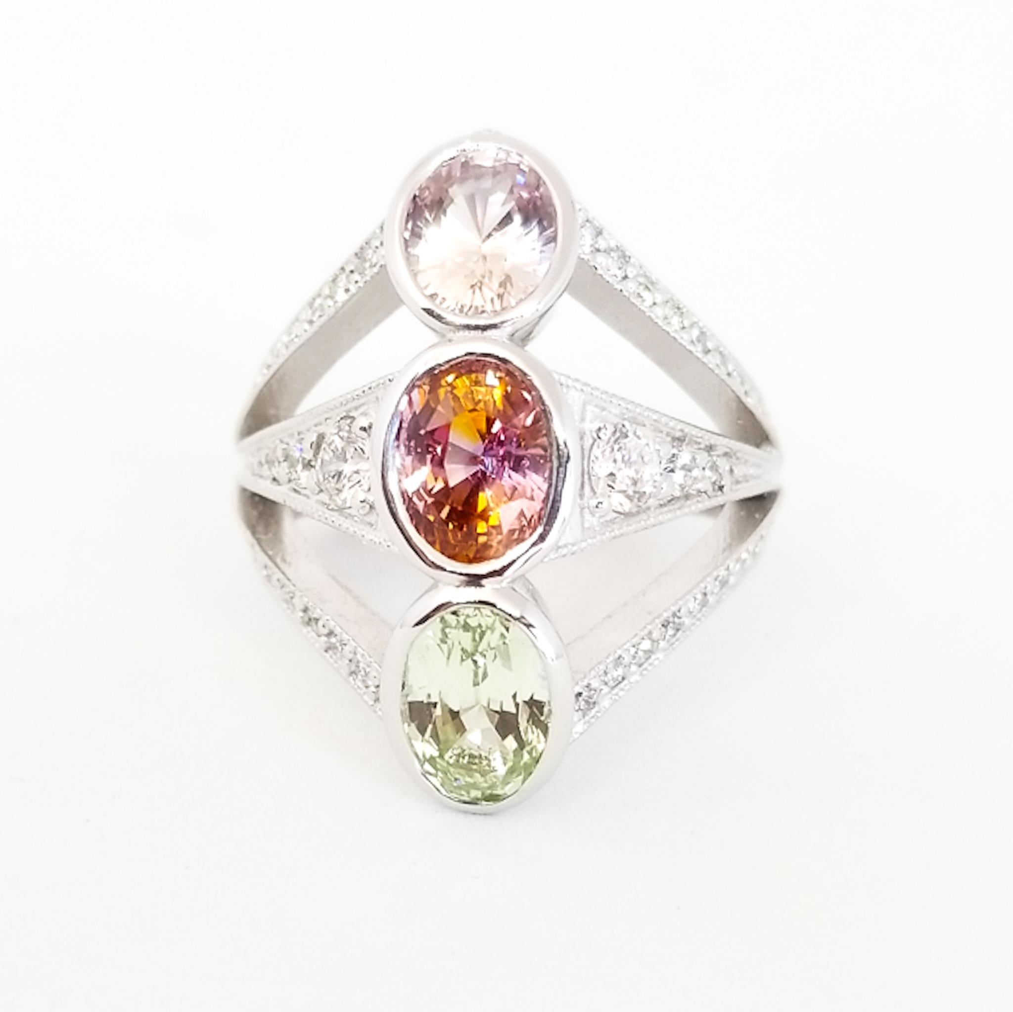 5,20 Quilates Zafiro Bicolor Rosa Melocotón Fantasía Crisoberilo Anillo Diamante Blanco 18KW en venta 10