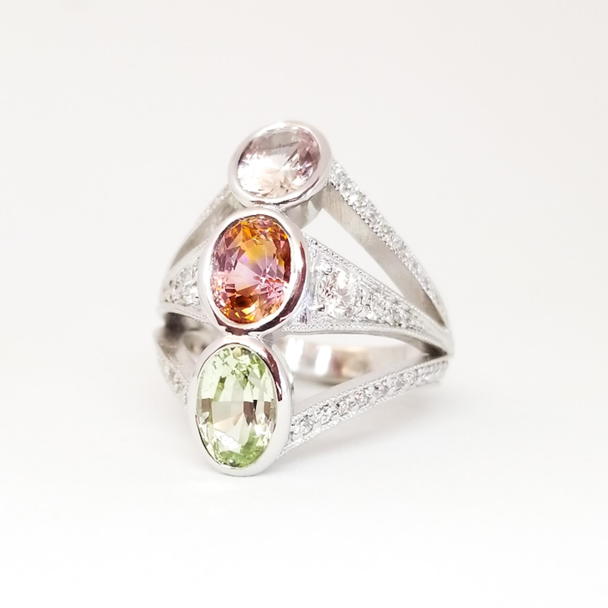 5,20 Karat Bicolor Rosa Pfirsich Fancy Saphir Chrysoberyll Weißer Diamant Ring 18KW im Zustand „Neu“ im Angebot in Lambertville , NJ