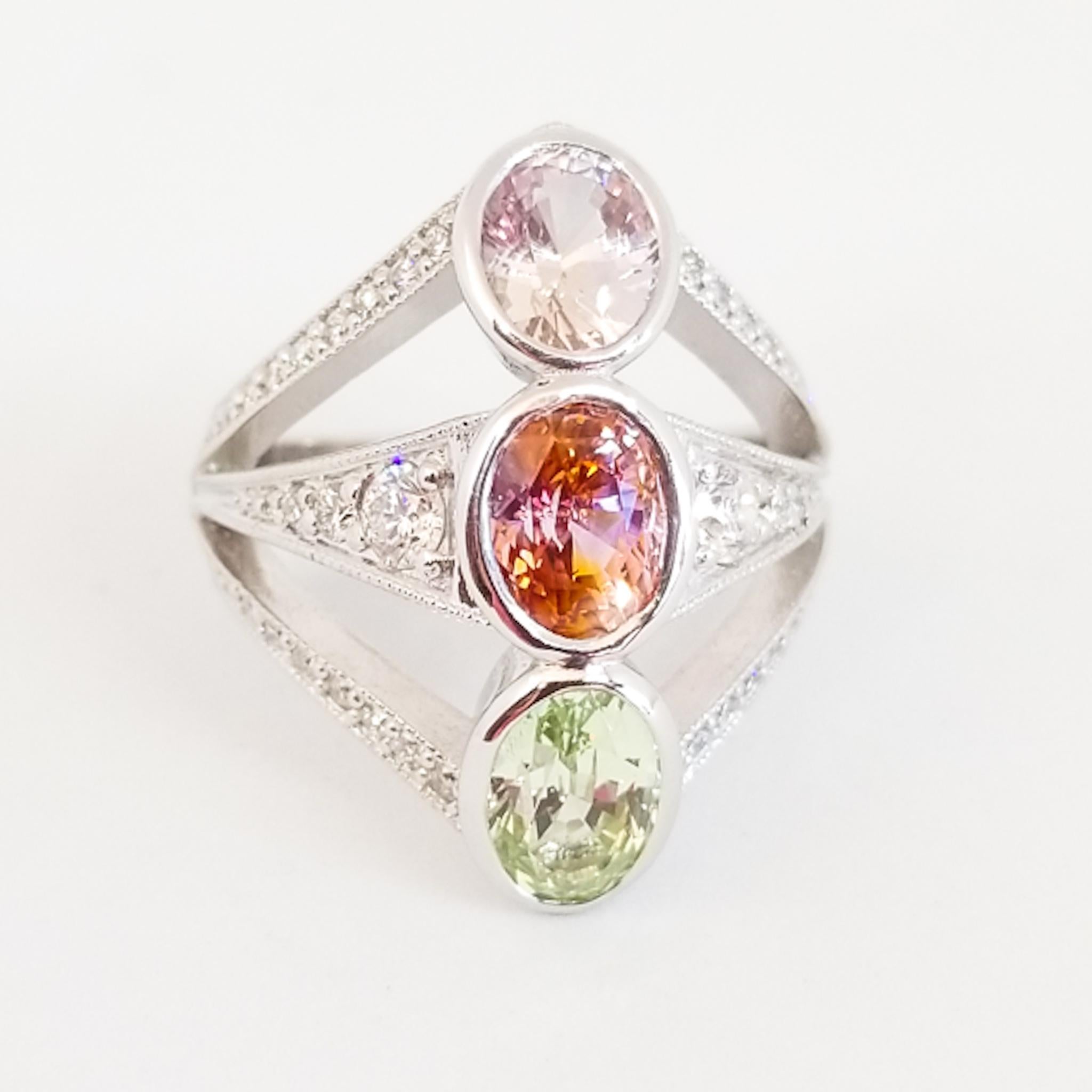 5,20 Karat Bicolor Rosa Pfirsich Fancy Saphir Chrysoberyll Weißer Diamant Ring 18KW für Damen oder Herren im Angebot