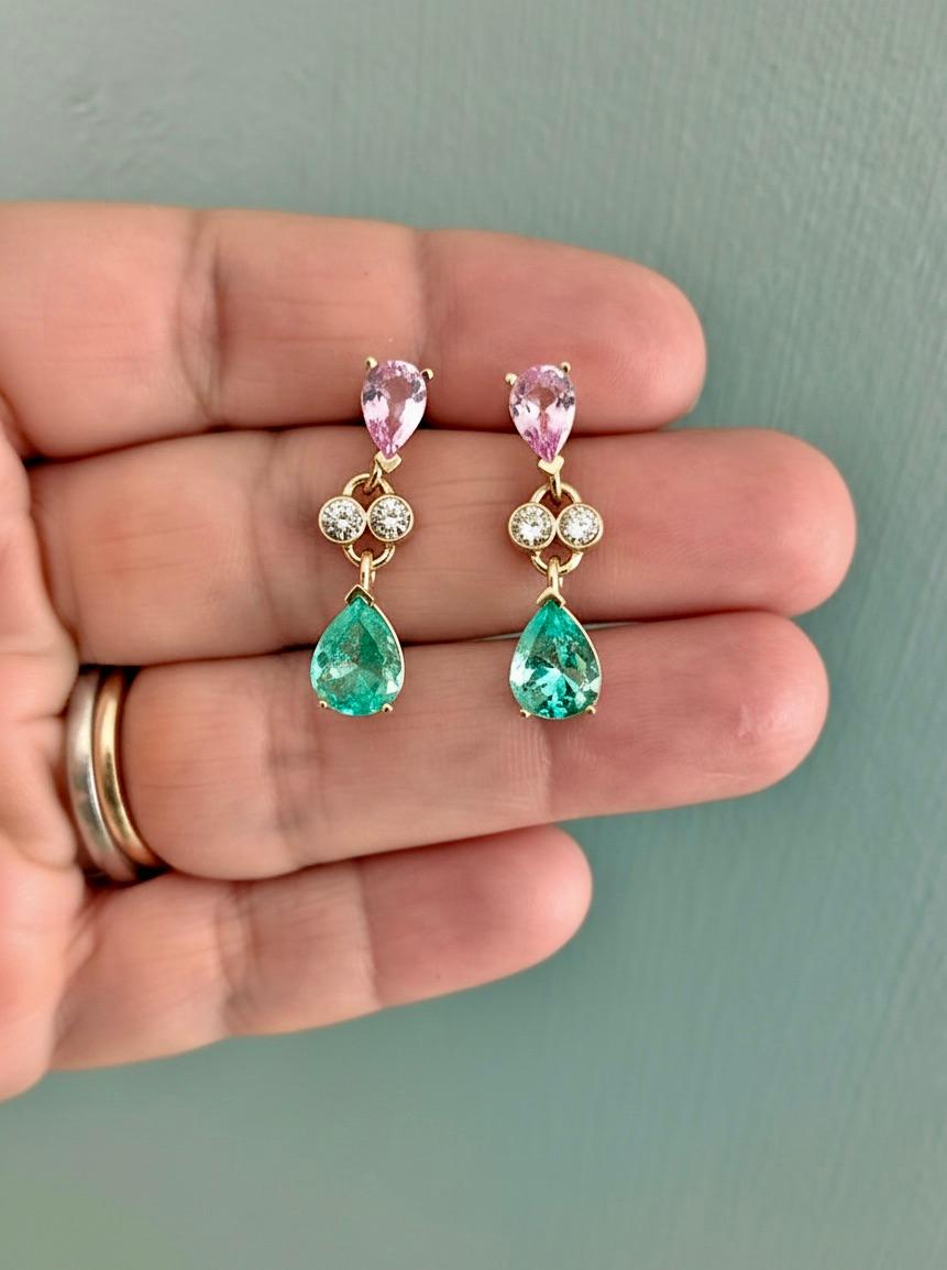 Pendants d'oreilles 18 carats avec émeraude de Colombie, saphirs et diamants de 5,20 carats en vente 4