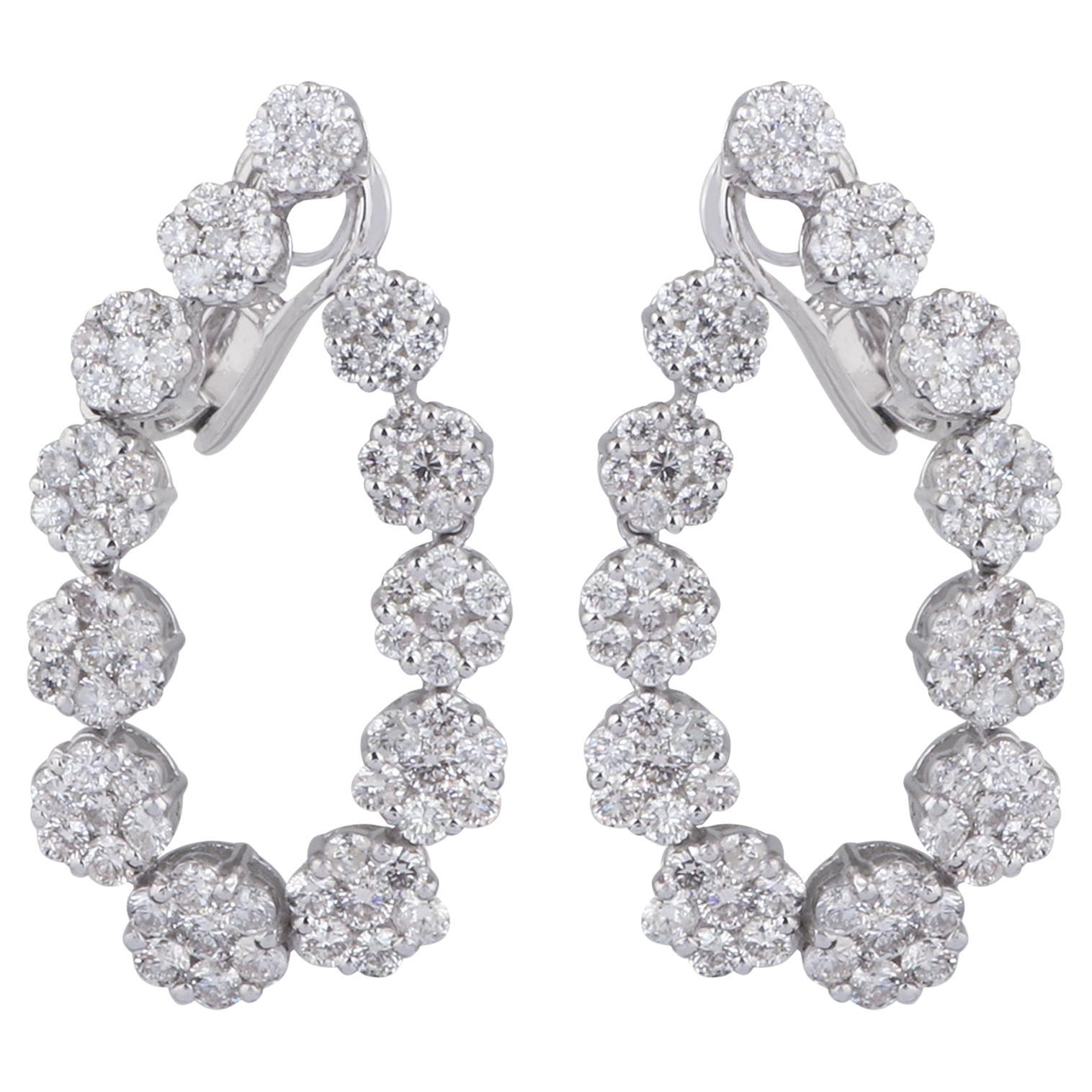 Boucles d
oreilles à levier en or blanc 14 carats avec diamant de 5,20 carats et pavé en vente