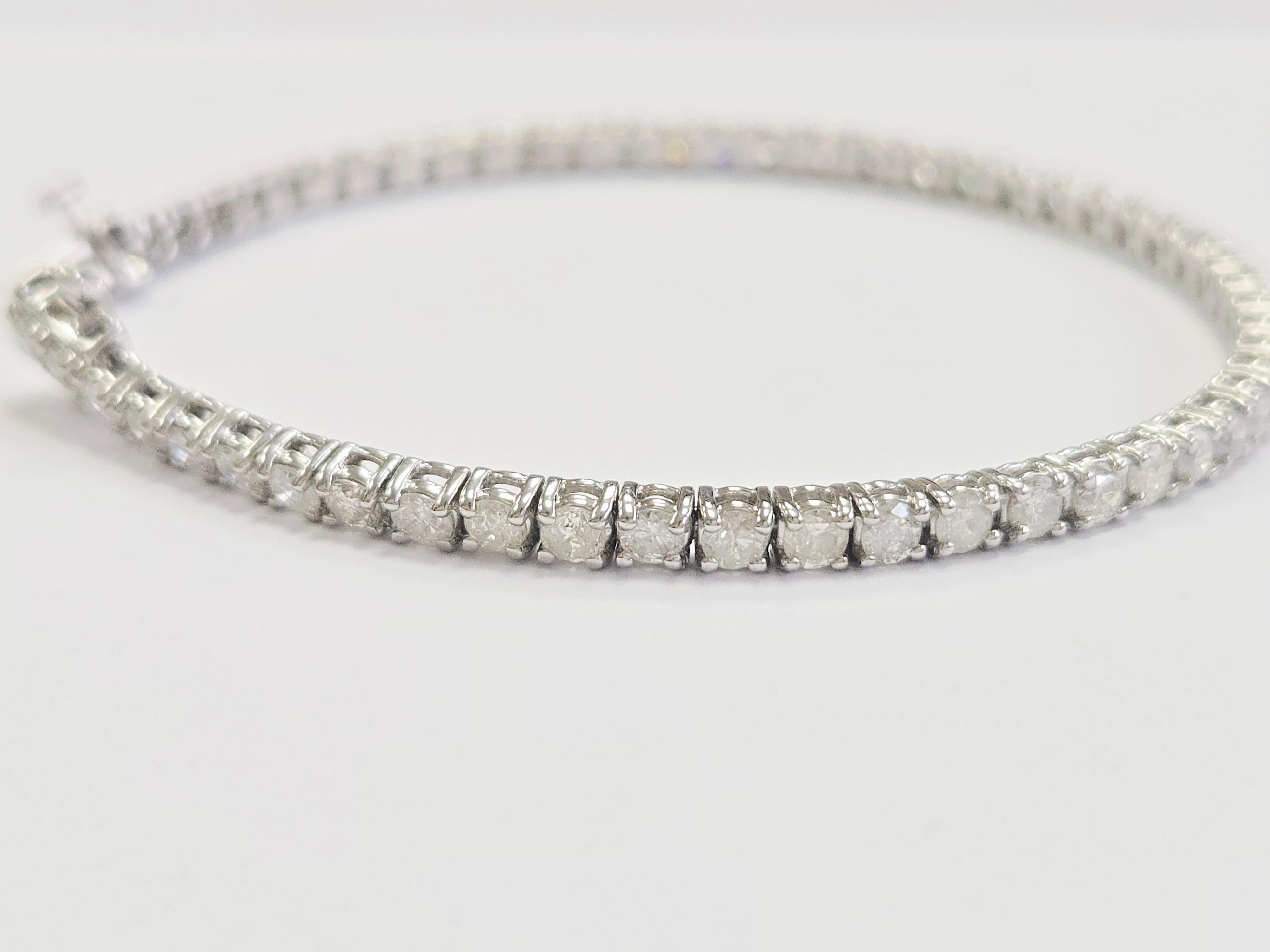 Modern 5.20 Carat Natural Diamond Tennis Bracelet 14 Karat White Gold