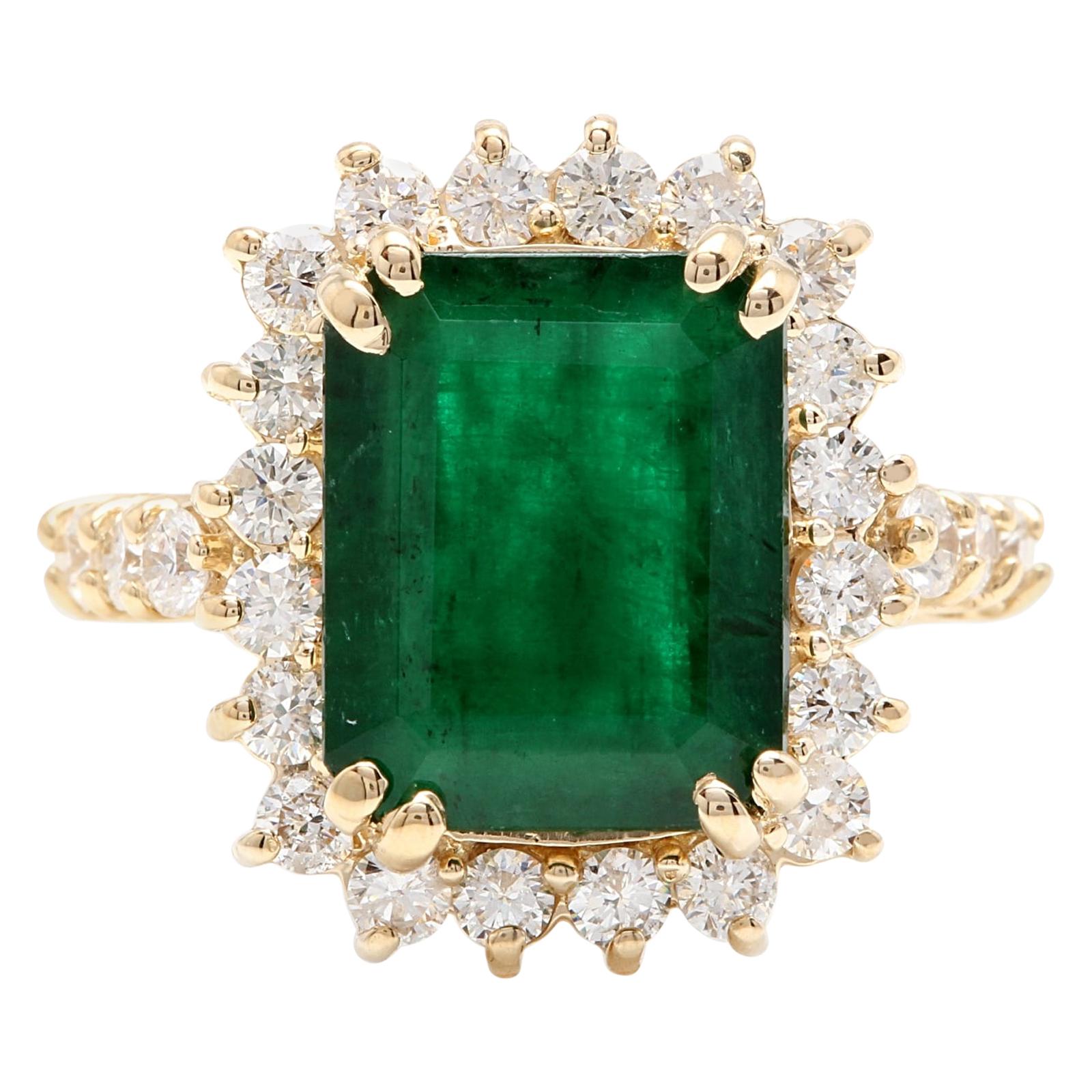 5.20 Carat Natural Emerald and Diamond 14 Karat Solid Yellow Gold Ring For Sale