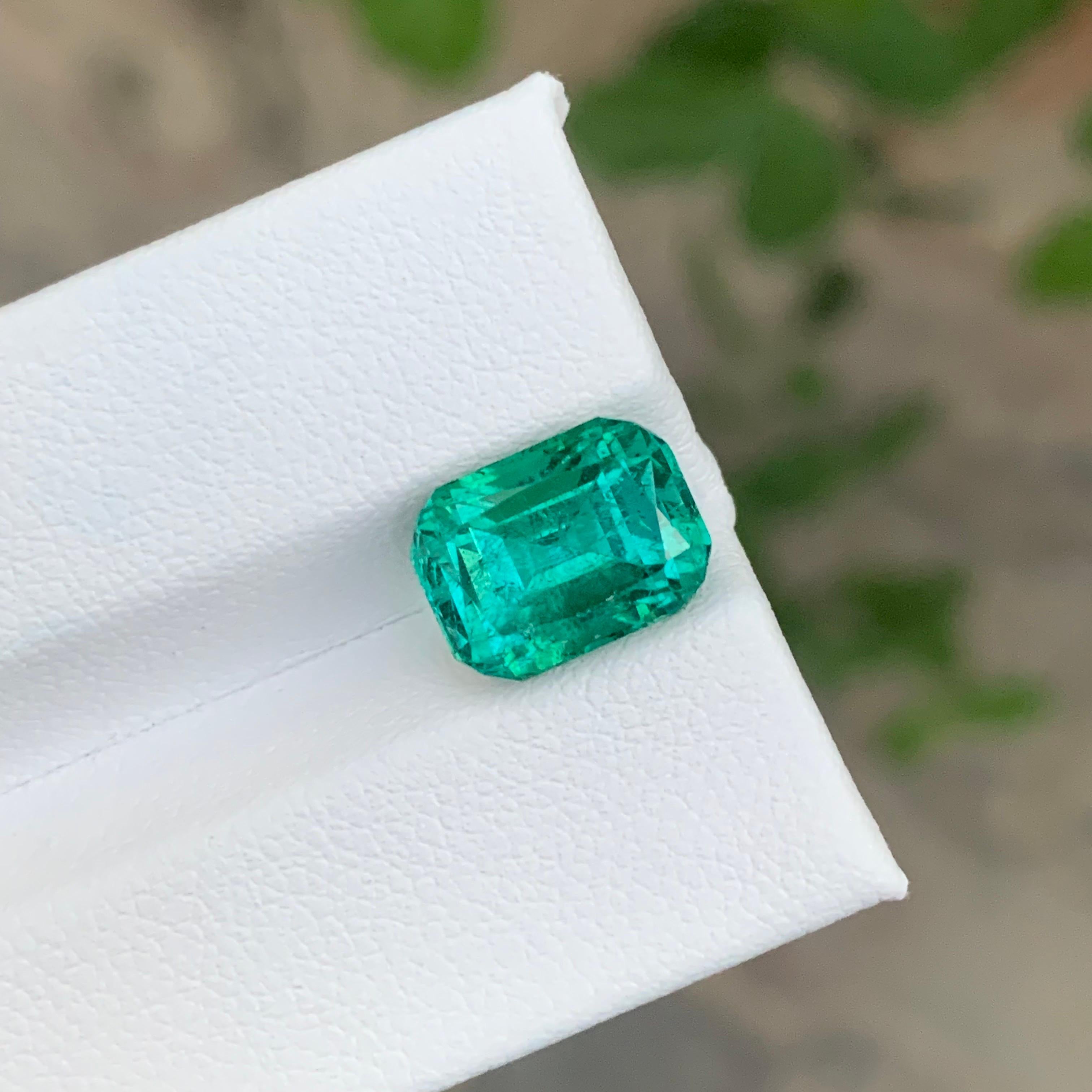 Gema natural suelta de turmalina verde azul de 5.20 quilates en forma de cojín en Nuevo estado para la venta en Peshawar, PK