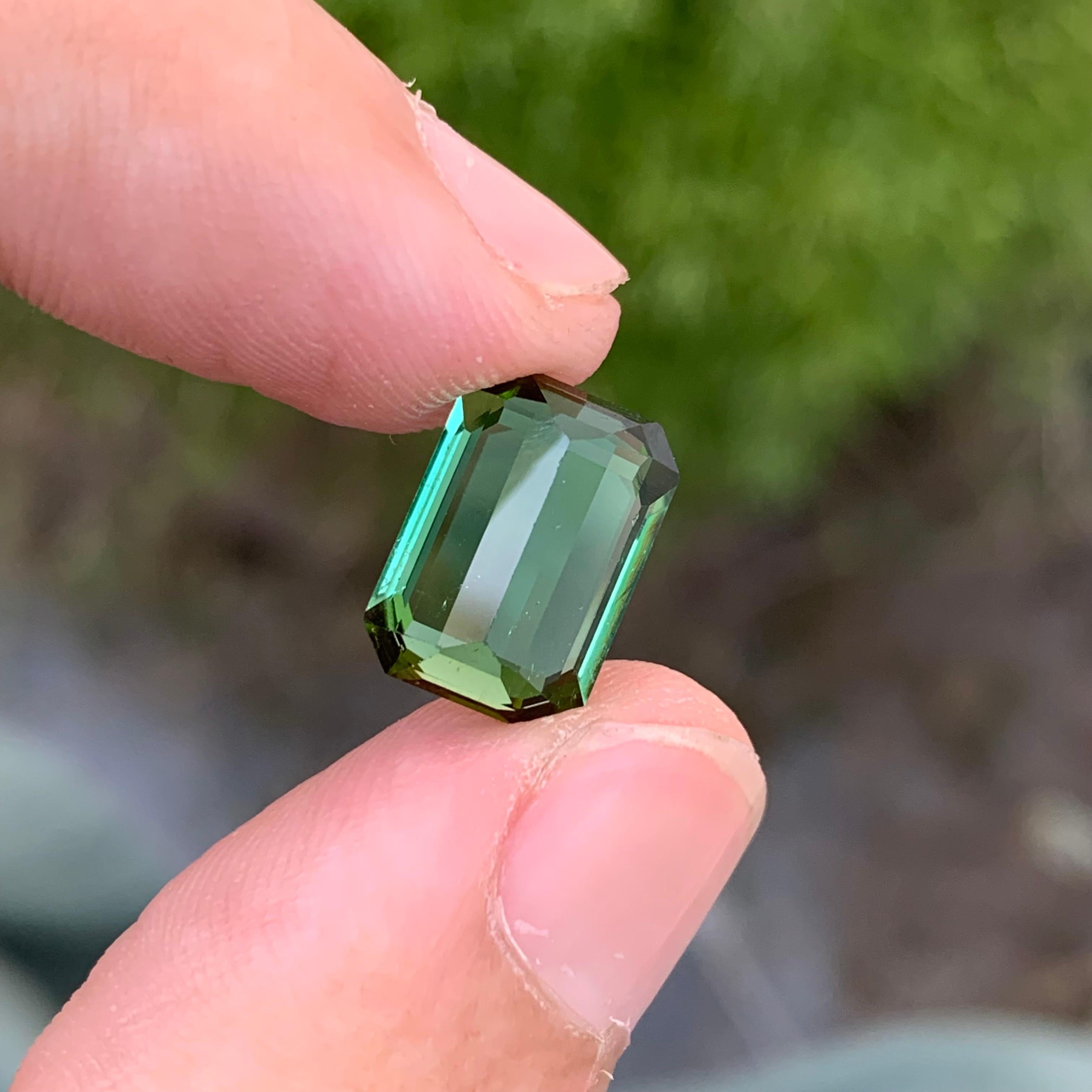 5.20 Carat Natural Loose Bright Green Tourmaline Emerald Shape For Sale 5