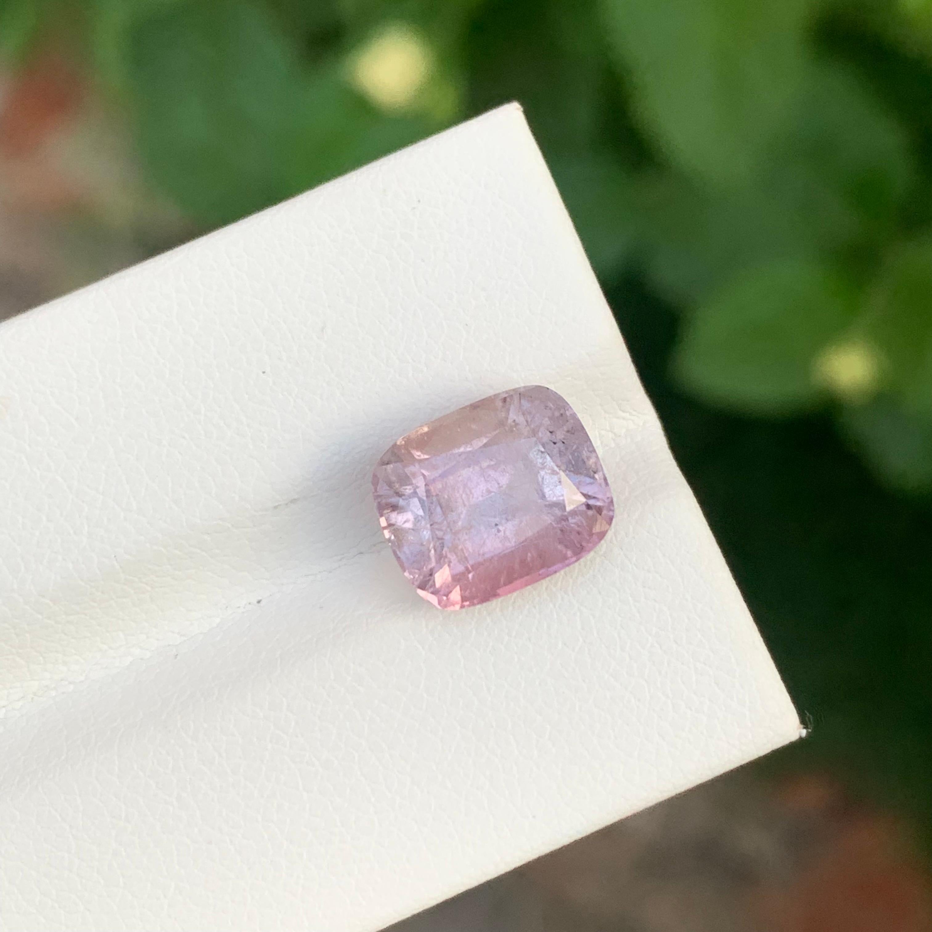 Taille coussin 5.20 Carat Natural Loose Light Pink Tourmaline Cushion Shape Gemstone (pierre précieuse en forme de coussin) en vente