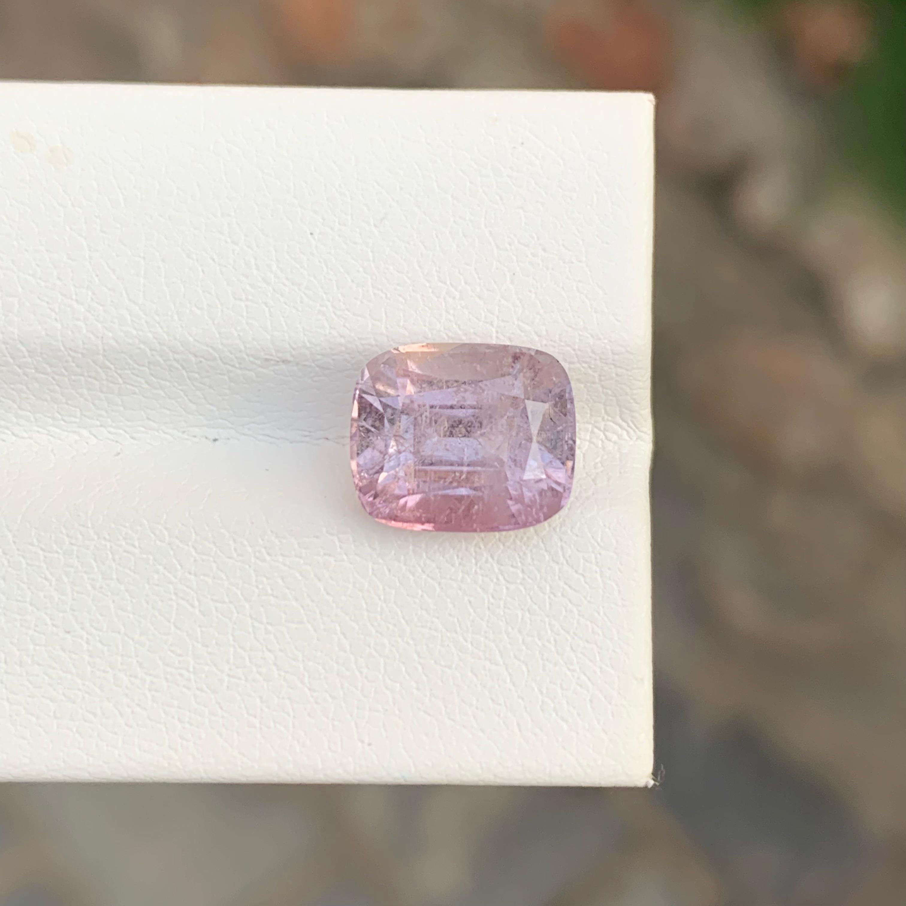 5.20 Carat Natural Loose Light Pink Tourmaline Cushion Shape Gemstone (pierre précieuse en forme de coussin) Unisexe en vente