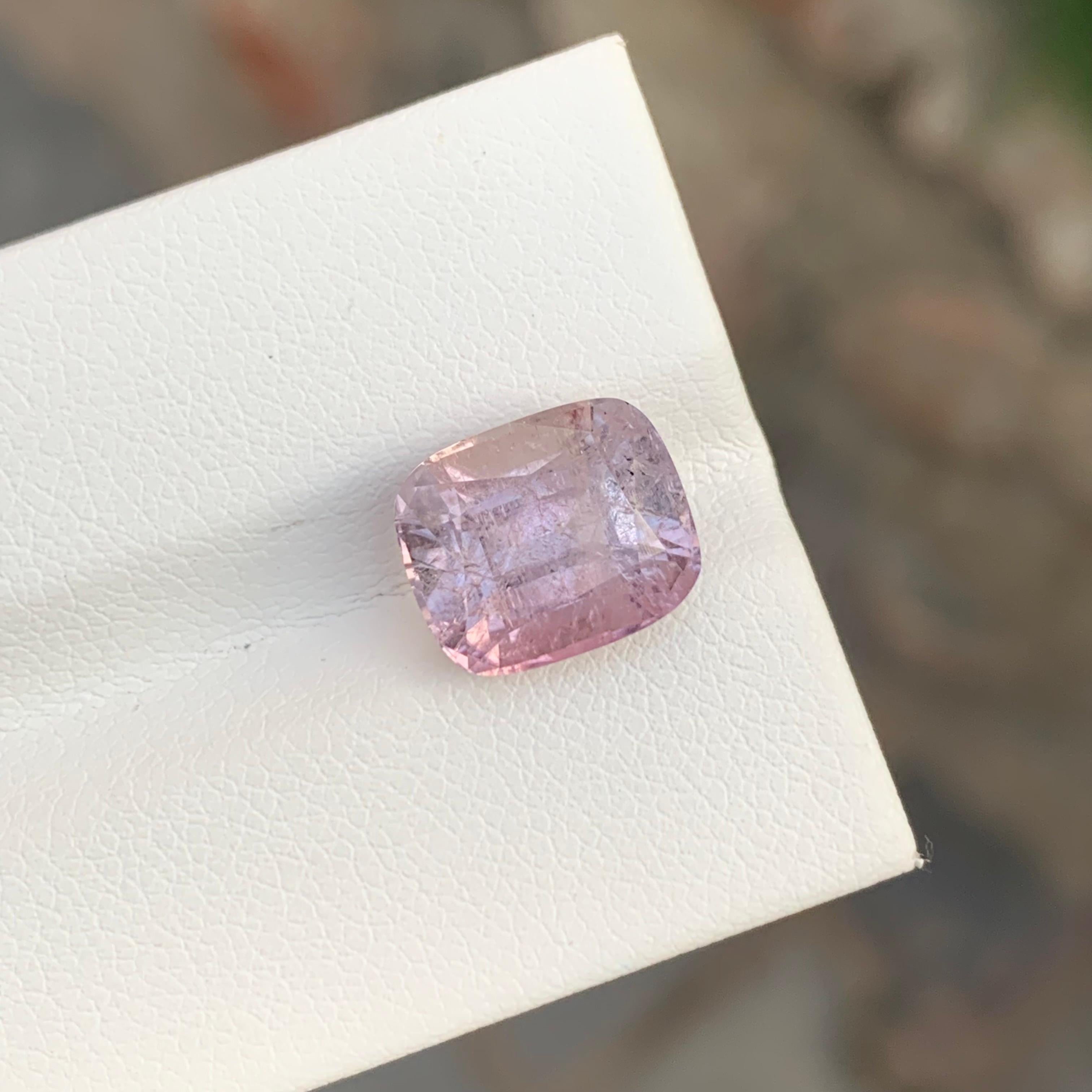 5.20 Carat Natural Loose Light Pink Tourmaline Cushion Shape Gemstone (pierre précieuse en forme de coussin) en vente 2