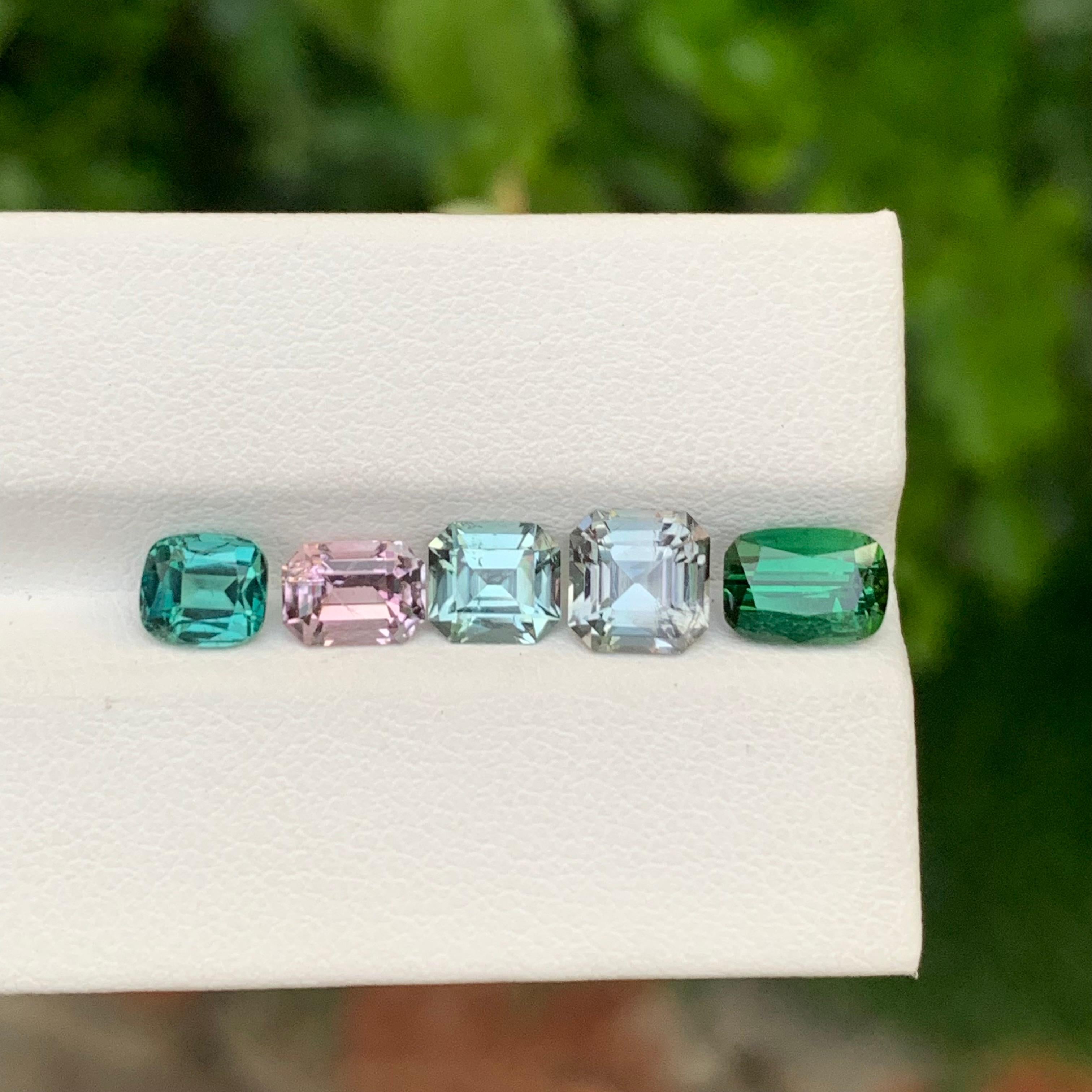 Taille mixte Tourmaline naturelle non sertie de 5.20 carats, pierre précieuse pour bijoux en vente