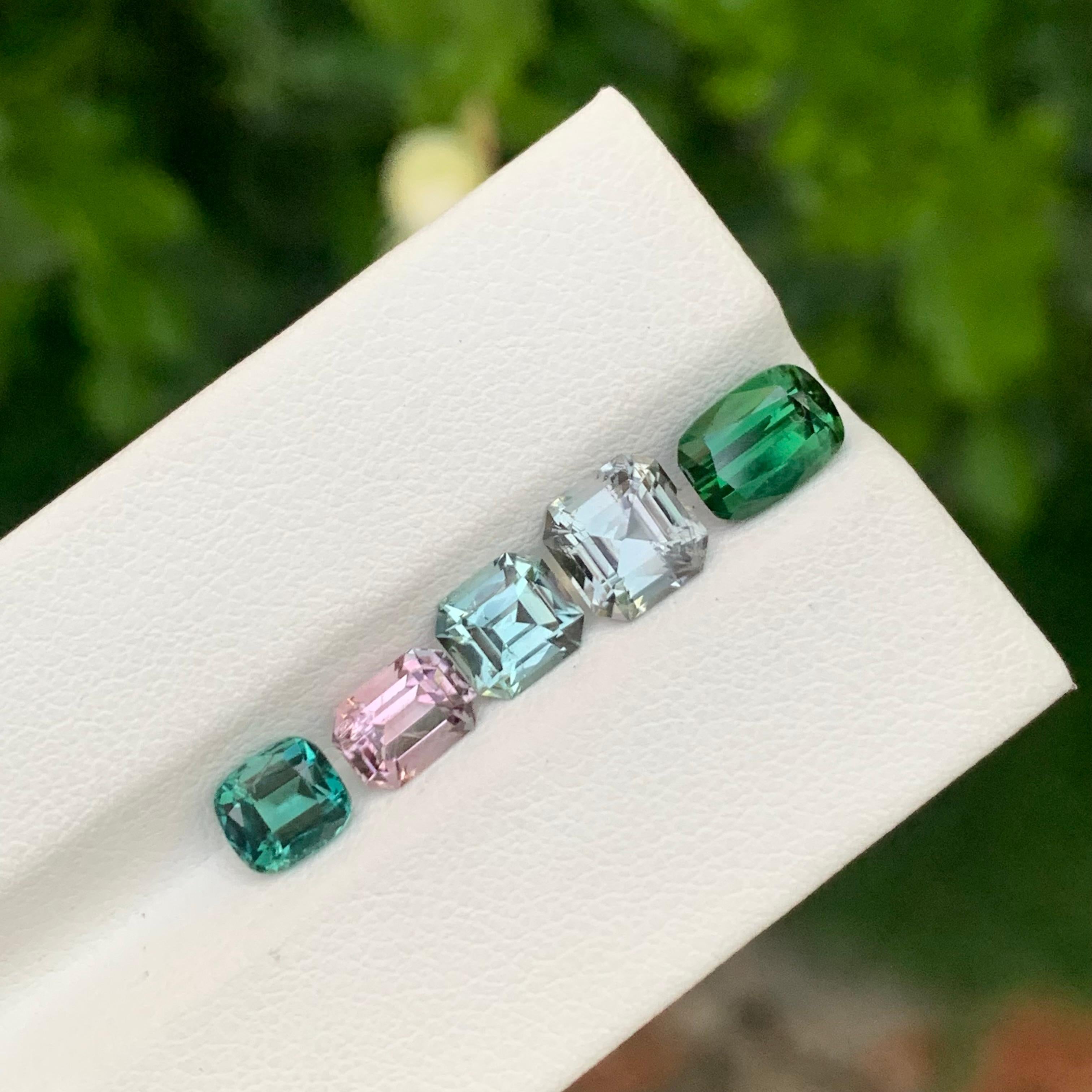 Tourmaline naturelle non sertie de 5.20 carats, pierre précieuse pour bijoux Neuf - En vente à Peshawar, PK
