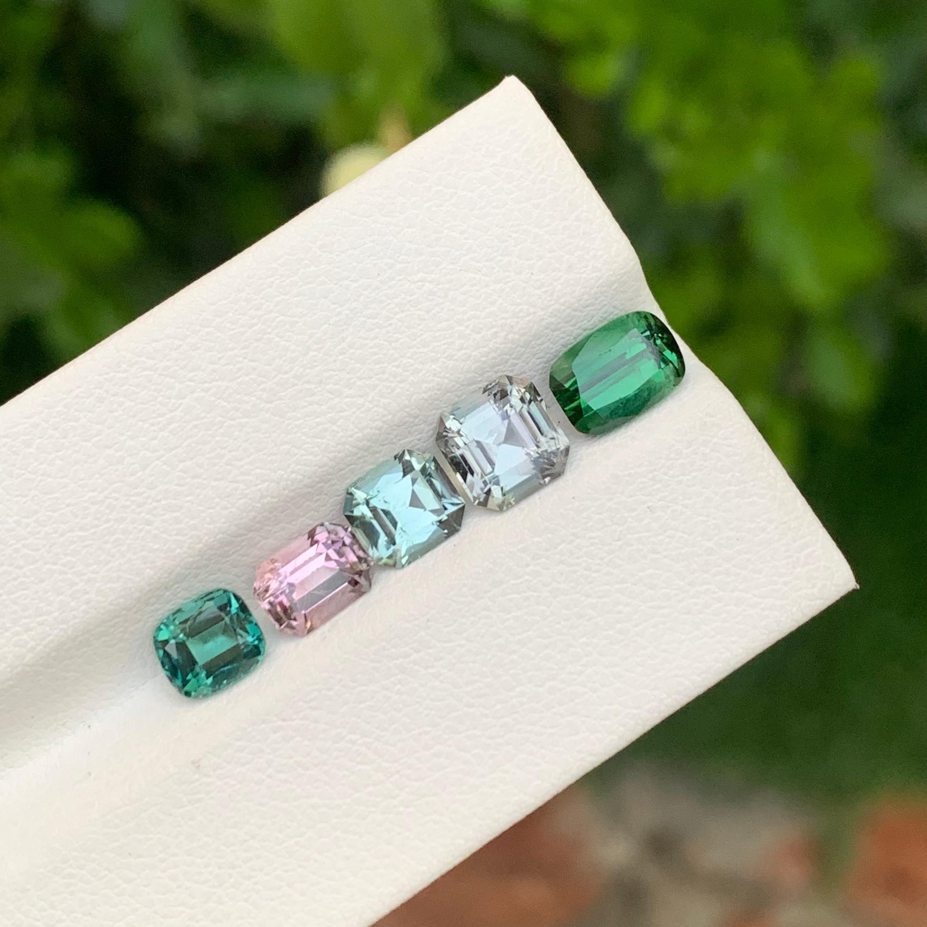 Tourmaline naturelle non sertie de 5.20 carats, pierre précieuse pour bijoux Unisexe en vente