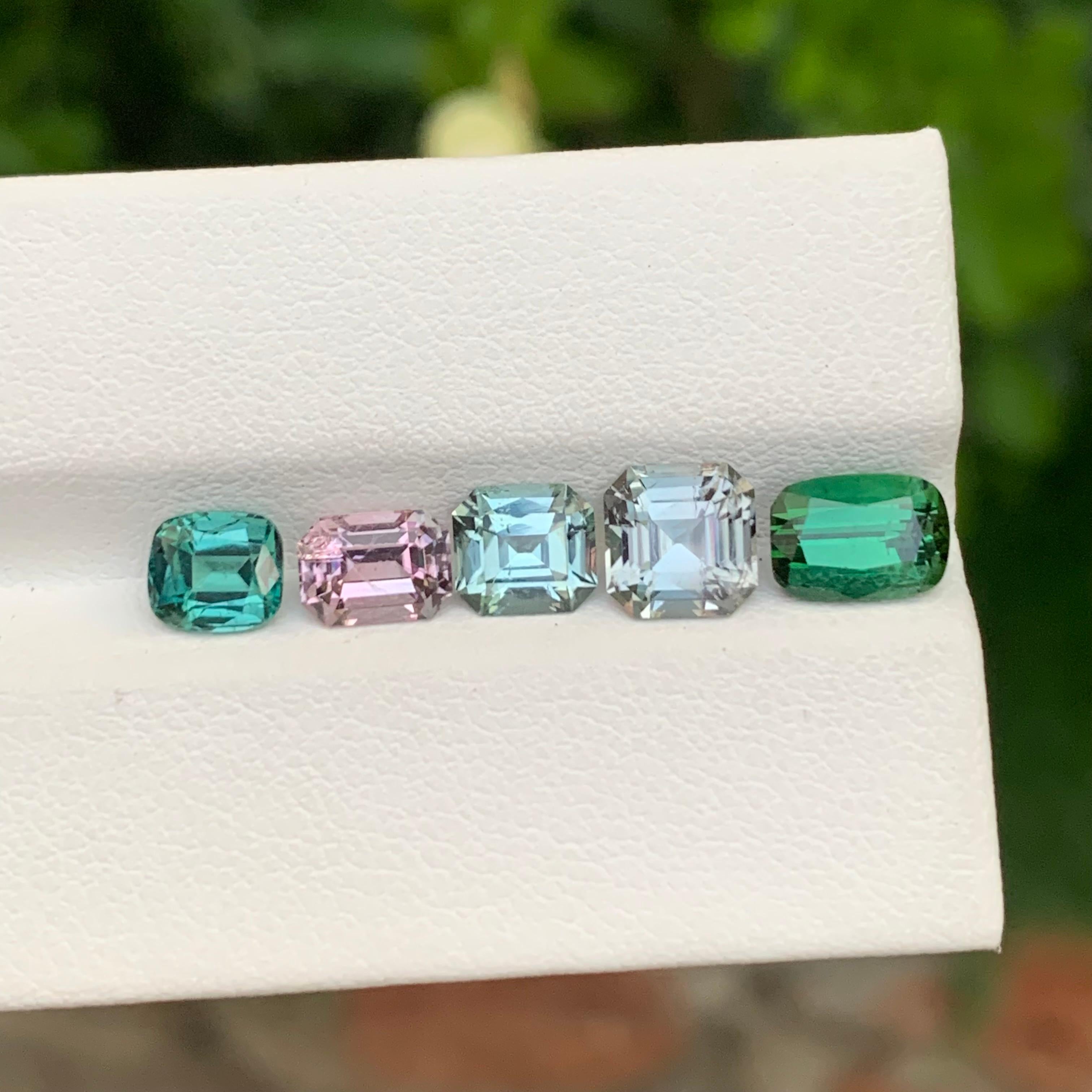 Tourmaline naturelle non sertie de 5.20 carats, pierre précieuse pour bijoux en vente 1