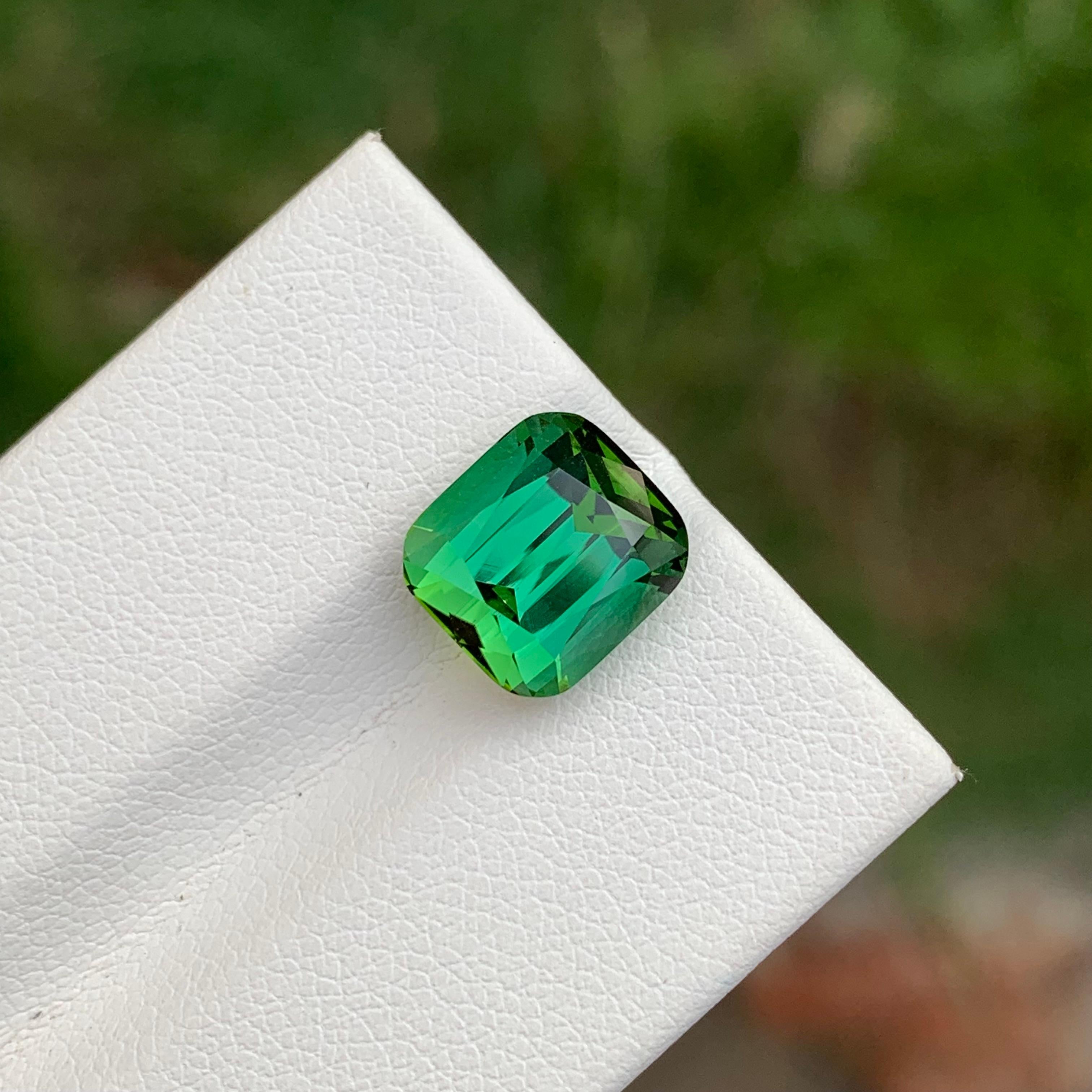Taglio cuscino 5,20 Carati Nature sciolti Splendid Lavish Green Tourmaline Cushion Shape Gemstone in vendita