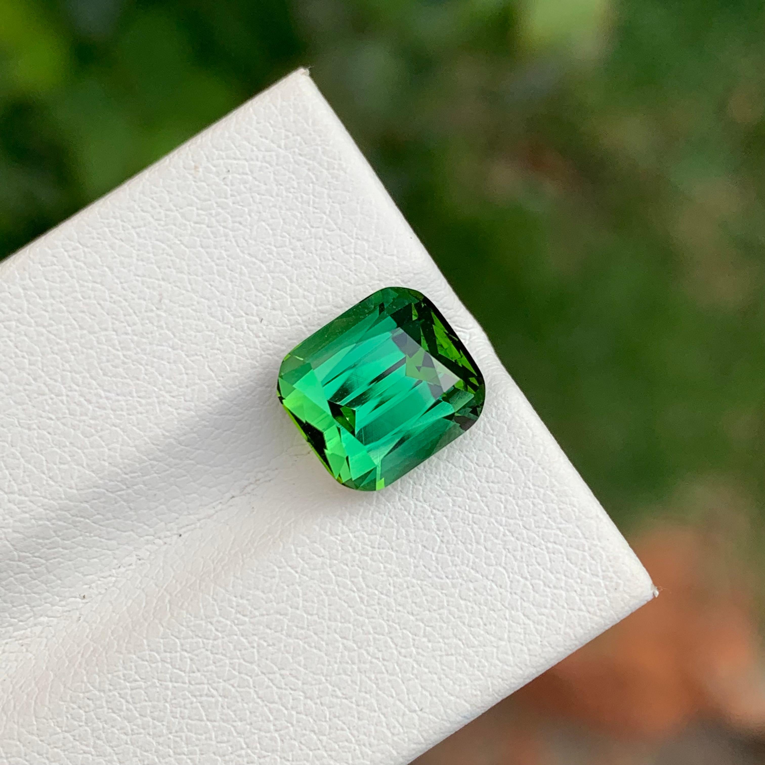 5,20 Carati Nature sciolti Splendid Lavish Green Tourmaline Cushion Shape Gemstone In condizioni Nuovo in vendita a Peshawar, PK