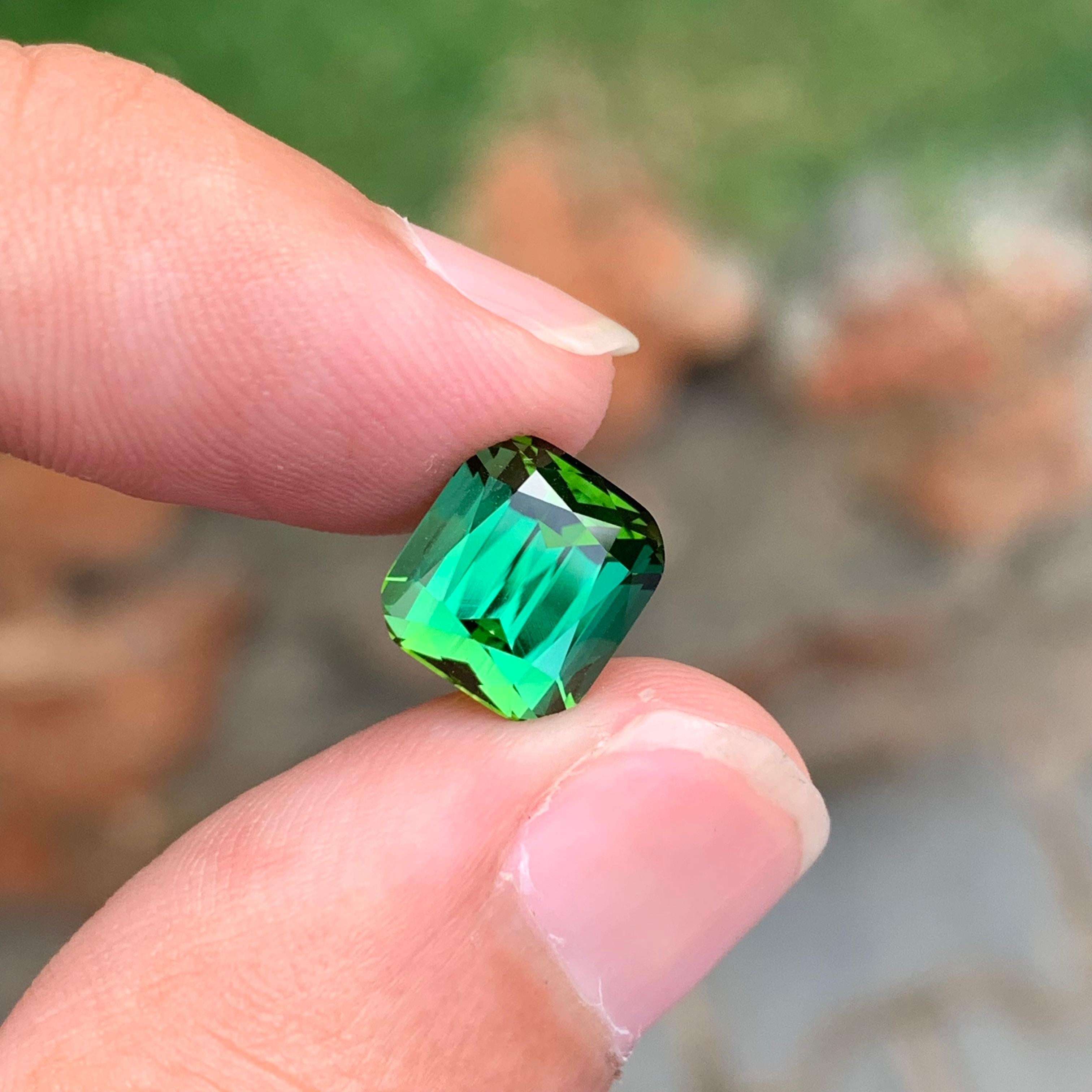 5,20 Carati Nature sciolti Splendid Lavish Green Tourmaline Cushion Shape Gemstone in vendita 2