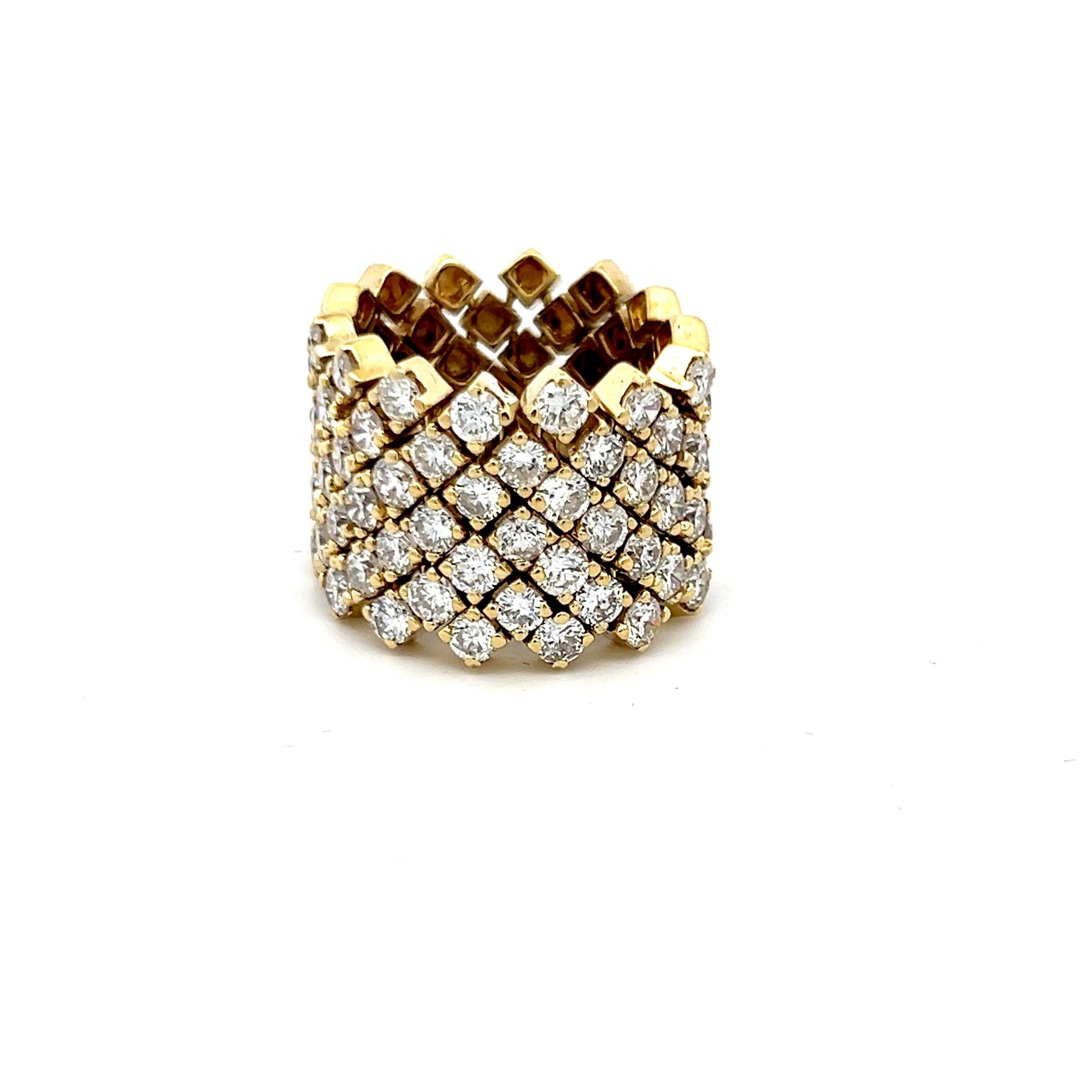 Bague cocktail en or jaune 18 carats avec diamants brillants ronds de 5,20 carats Bon état - En vente à New York, NY