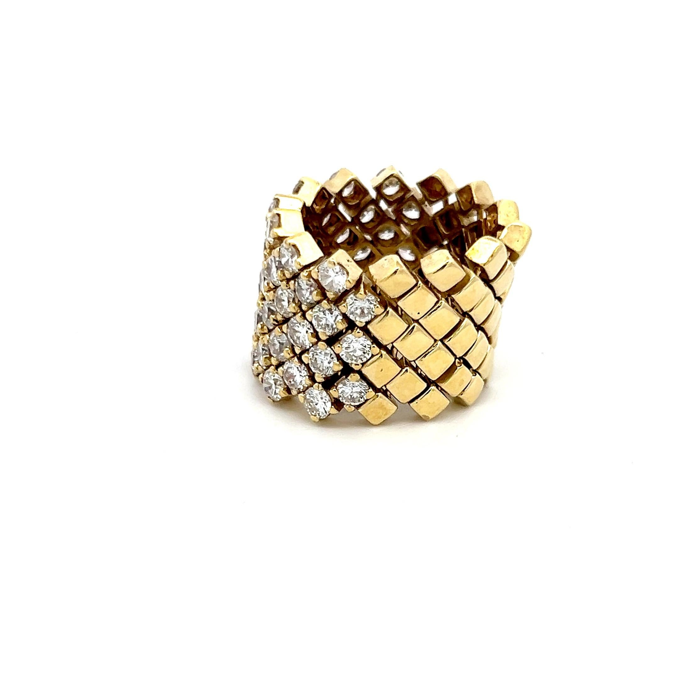 Bague cocktail en or jaune 18 carats avec diamants brillants ronds de 5,20 carats Pour femmes en vente