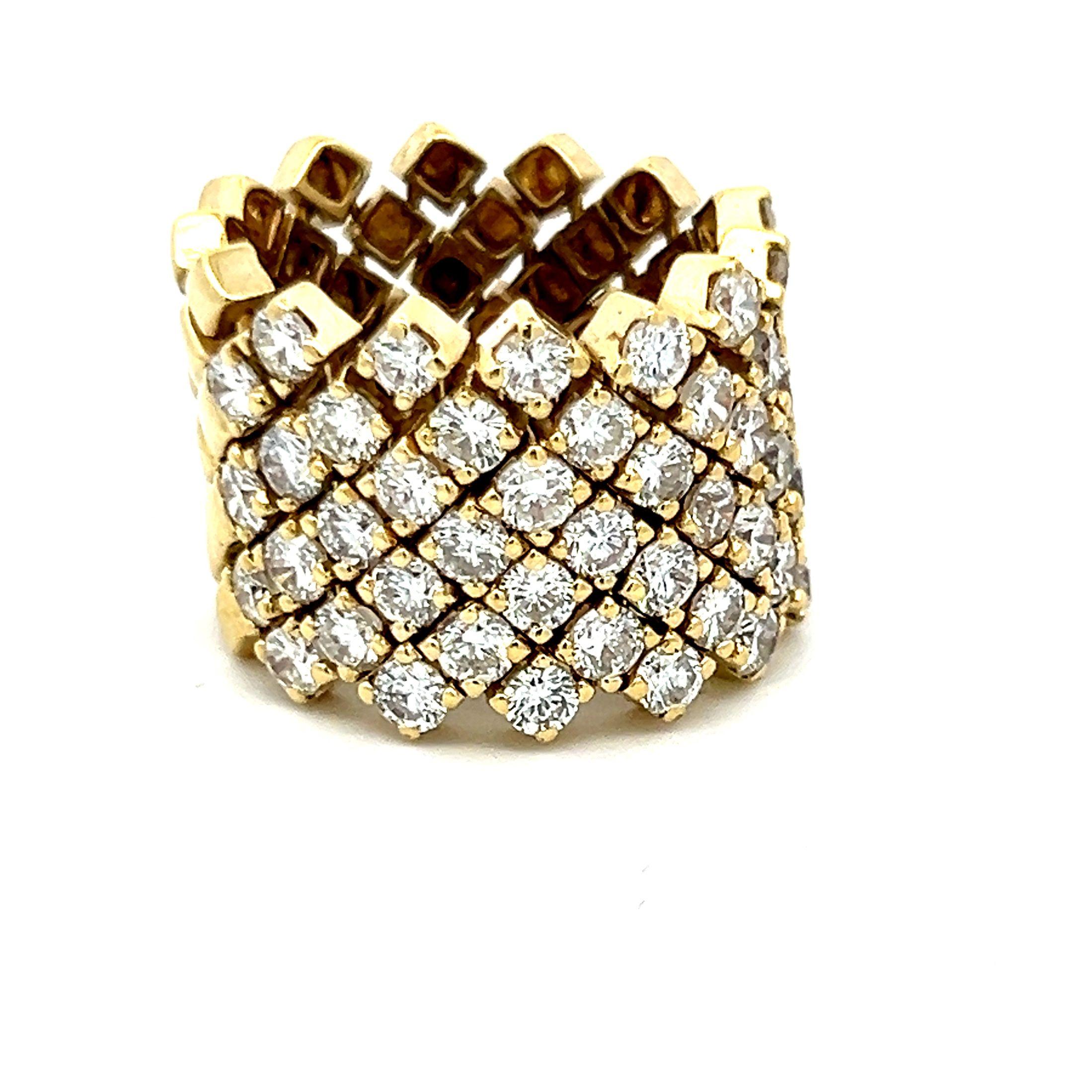 Bague cocktail en or jaune 18 carats avec diamants brillants ronds de 5,20 carats en vente 1