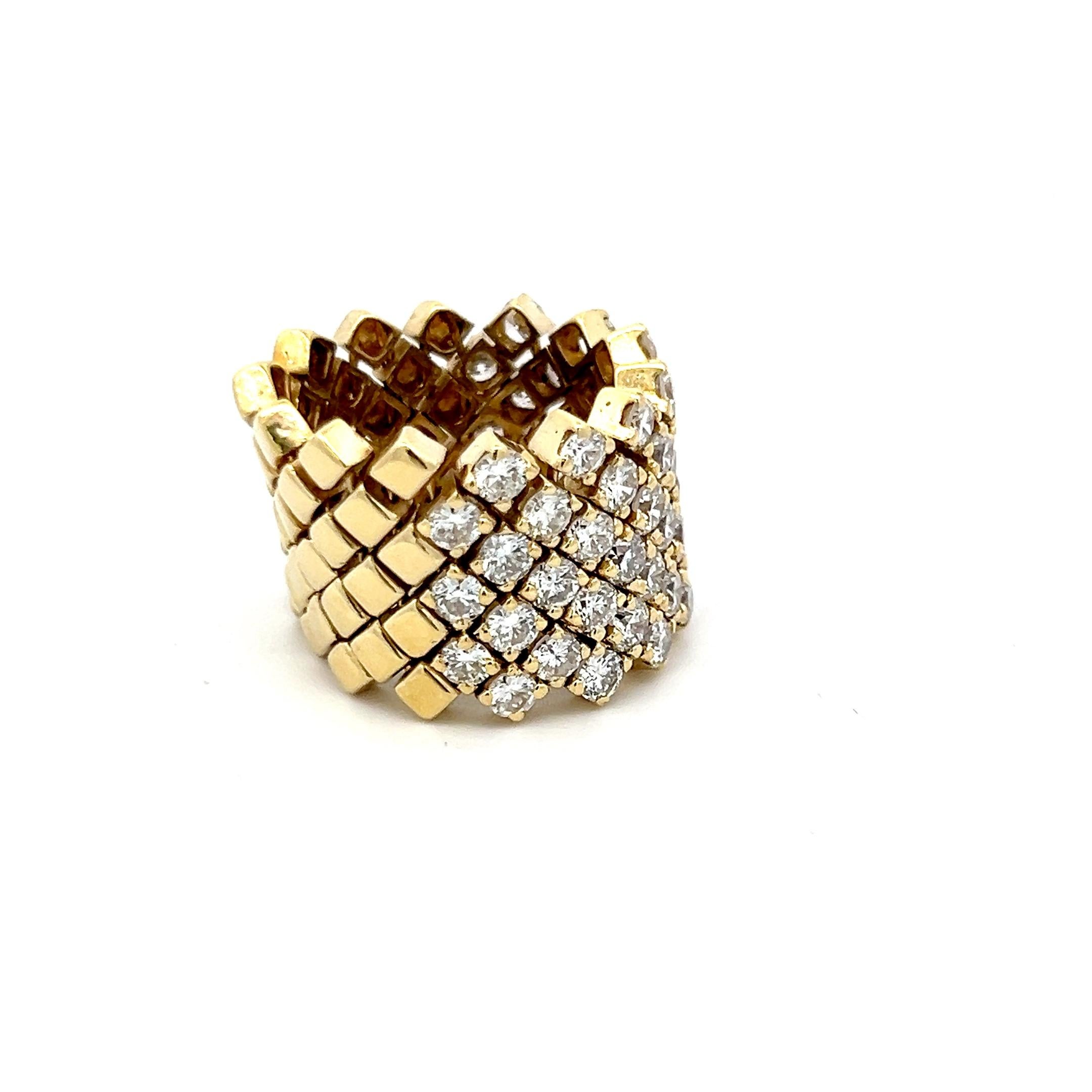 Bague cocktail en or jaune 18 carats avec diamants brillants ronds de 5,20 carats en vente 3