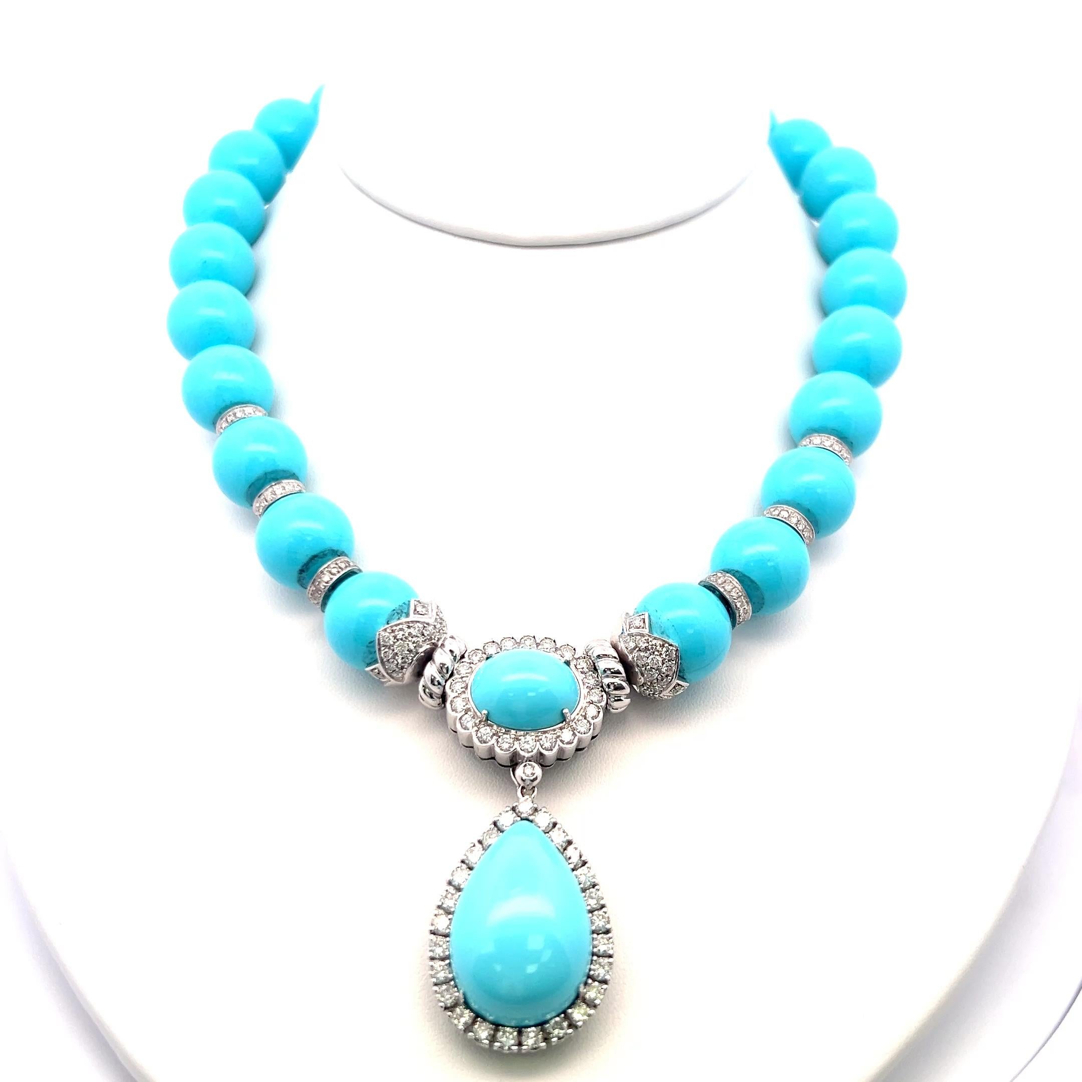 Collier pendentif 18 carats avec diamants ronds de 5,20 carats et turquoise de 10,60 à 24,10 mm Bon état - En vente à New York, NY
