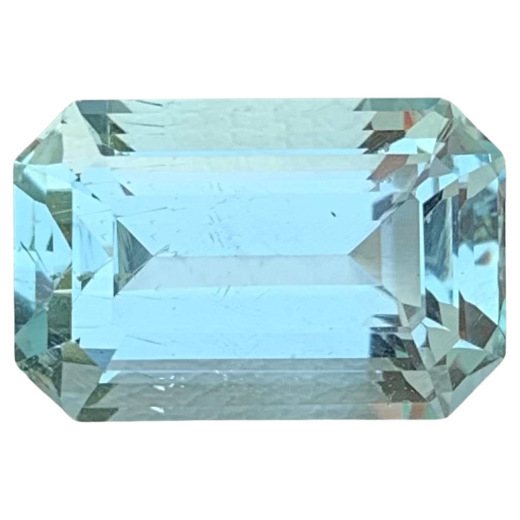 5.20 Carat Stunning Natural Loose Aquamarine Emerald Shape Gemstone For Sale