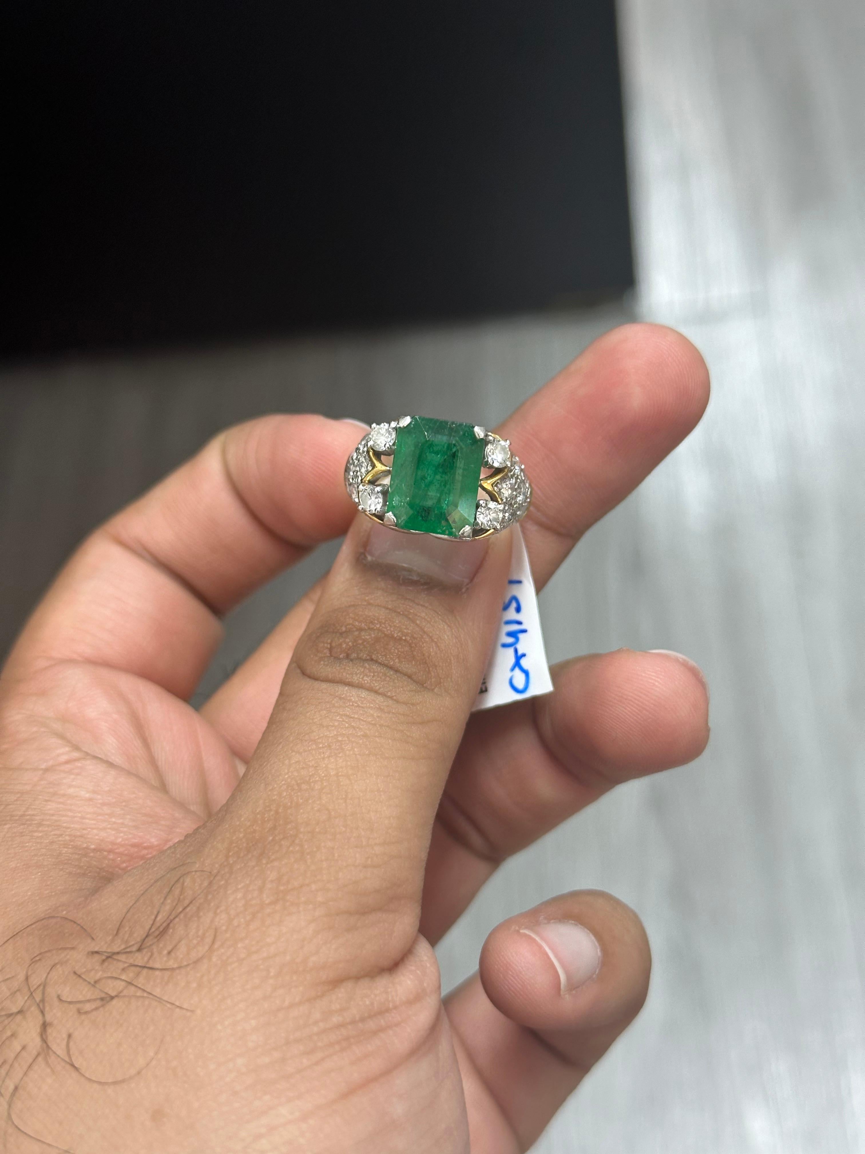 Women's 5.20 Carat Zambian Emerald & Diamond Antique-style Ring in Platinum 900 For Sale