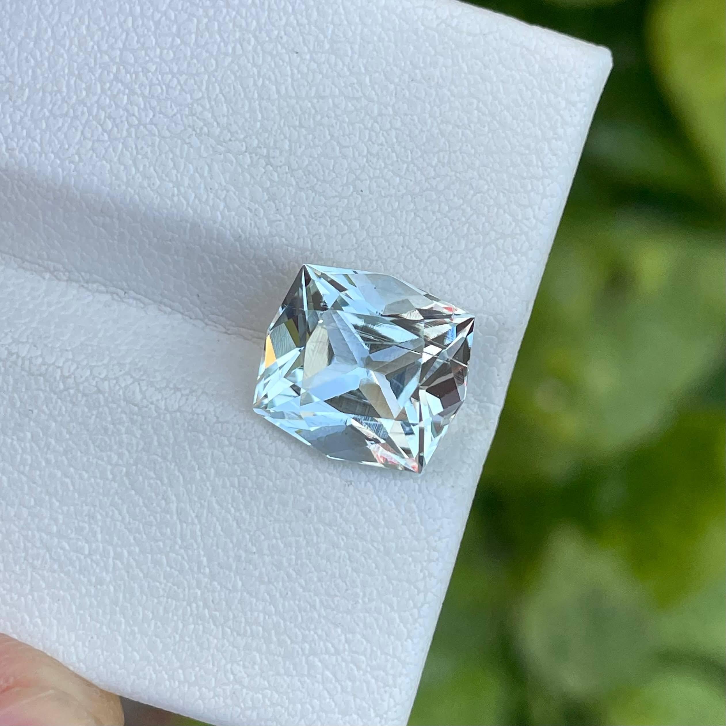 Weight 5.20 carats 
Dimensions 11.2x10.3x7.9 mm
Treatment none 
Origin Pakistan 
Clarity SI
Shape cushion 
Cut custom precision 




Crafted with meticulous precision, this stunning 5.20 carats Aquamarine gemstone embodies the ethereal beauty of the